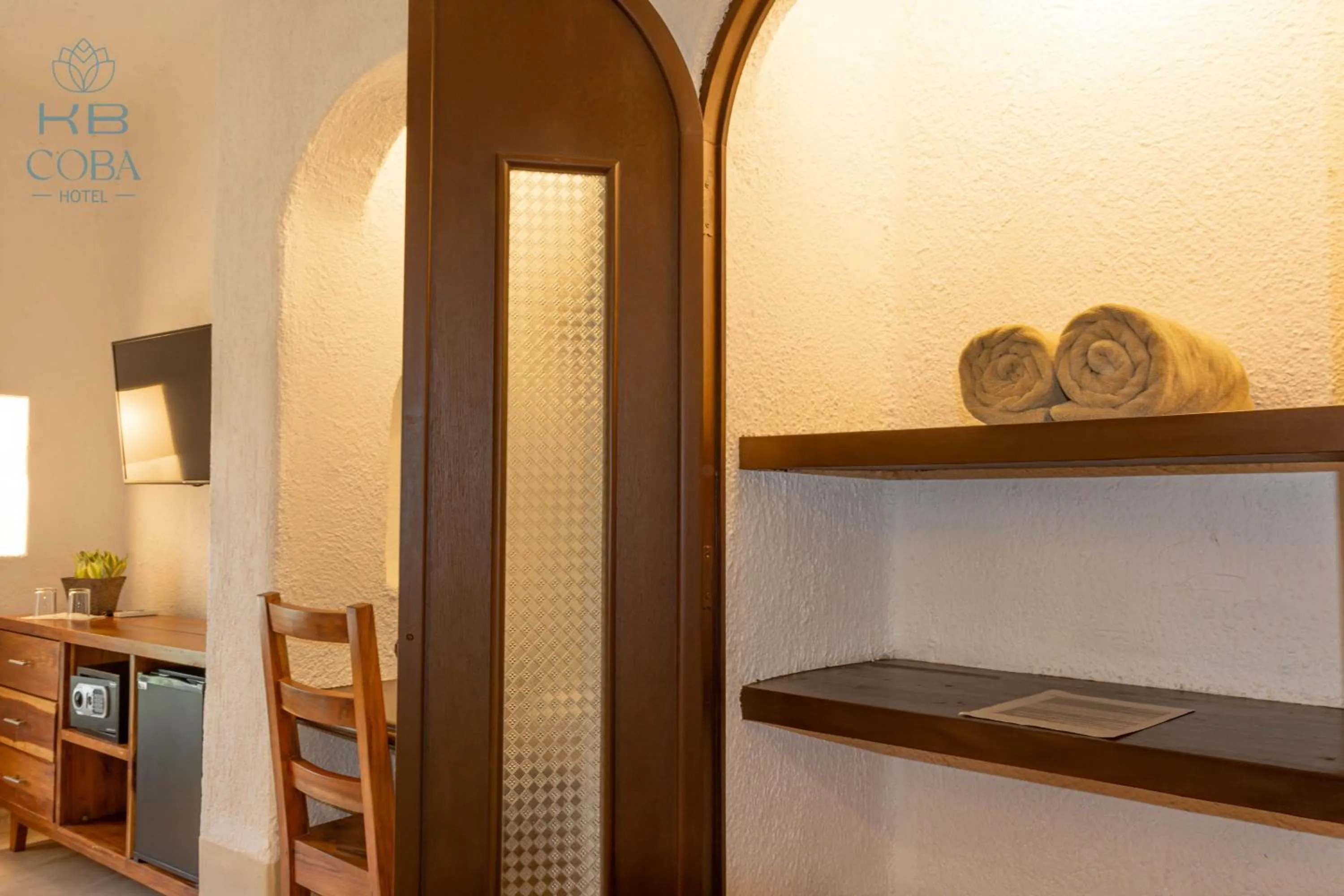 TV and multimedia in Kaab Coba