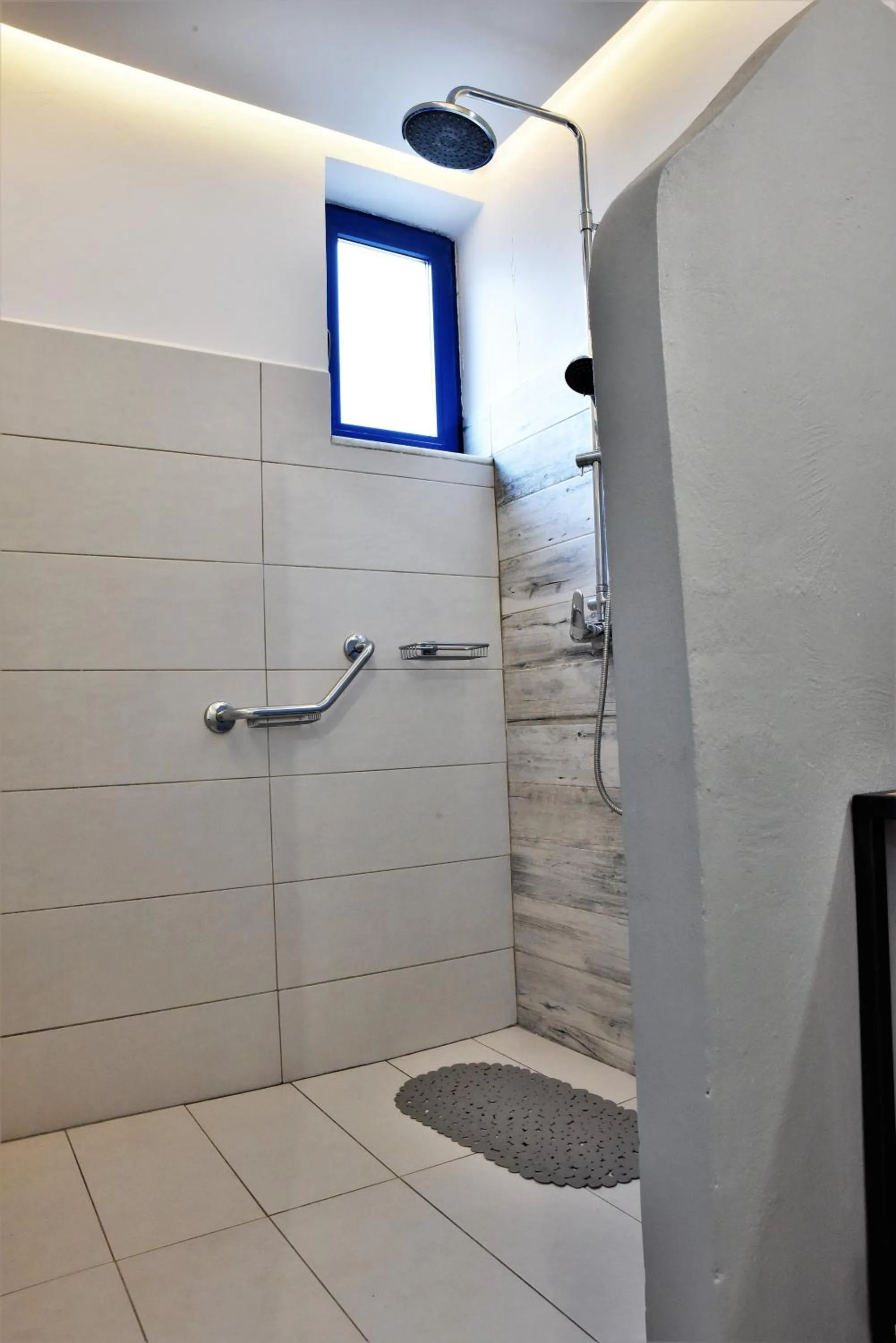 Shower in Rafael Hotel-Adults Only