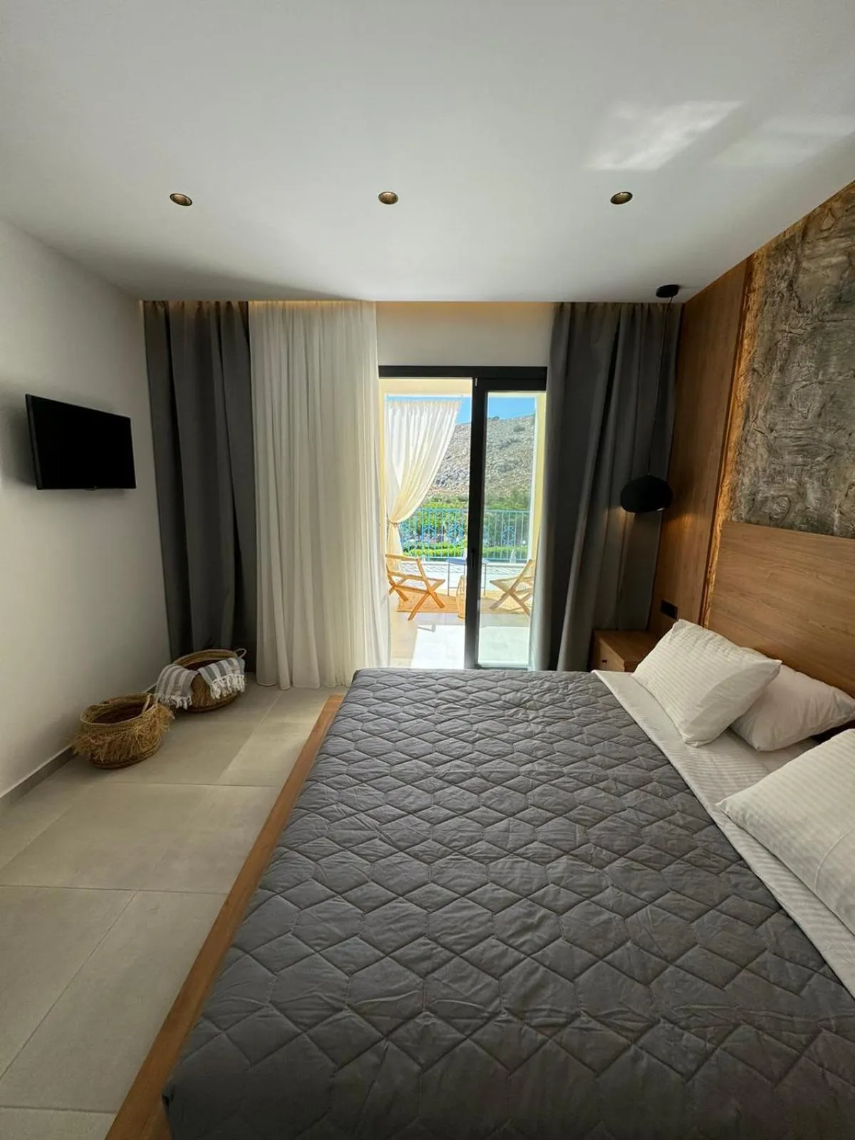 Photo of the whole room, Bed in Rafael Hotel-Adults Only