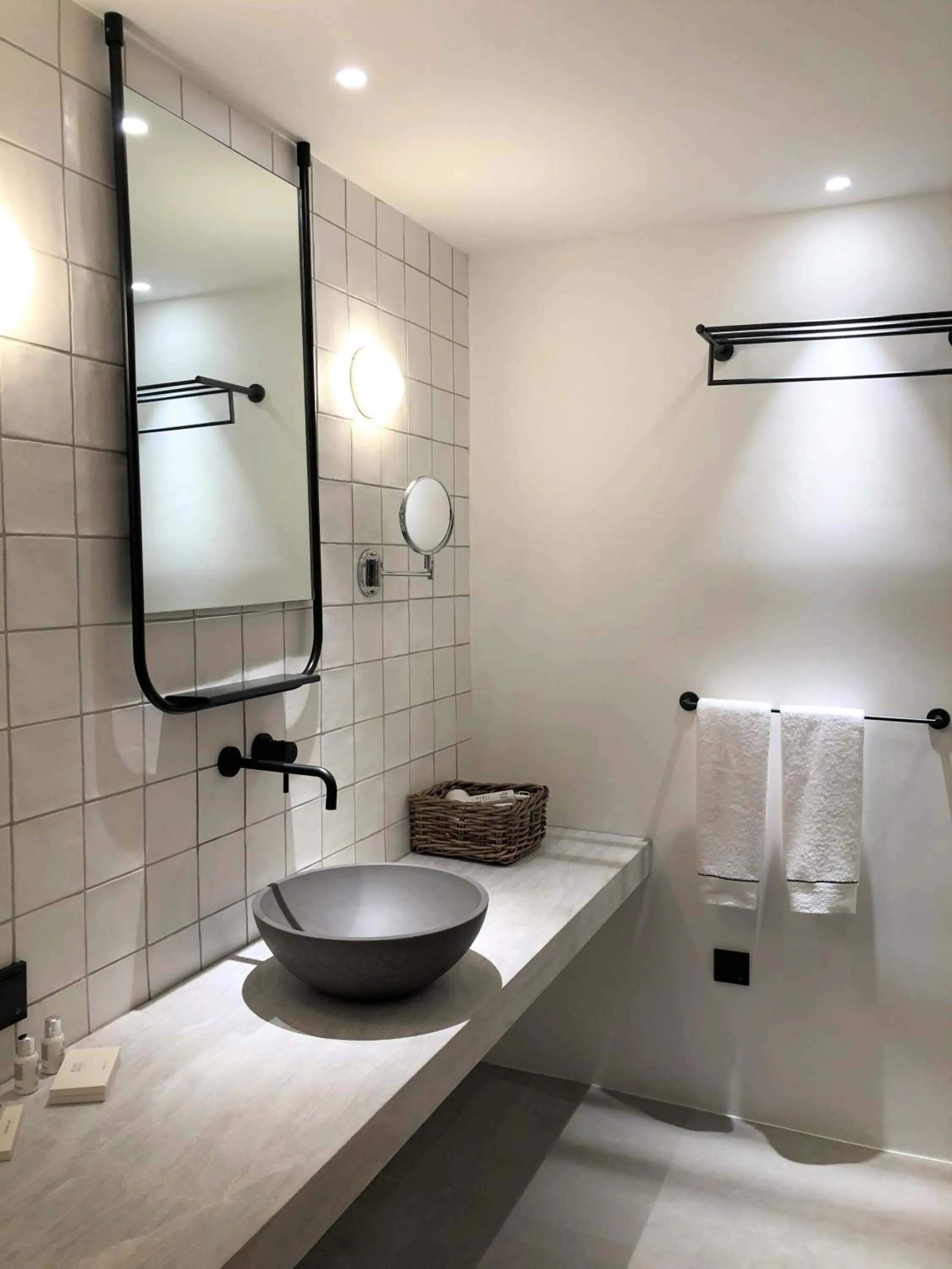 Bathroom in Kin Athens