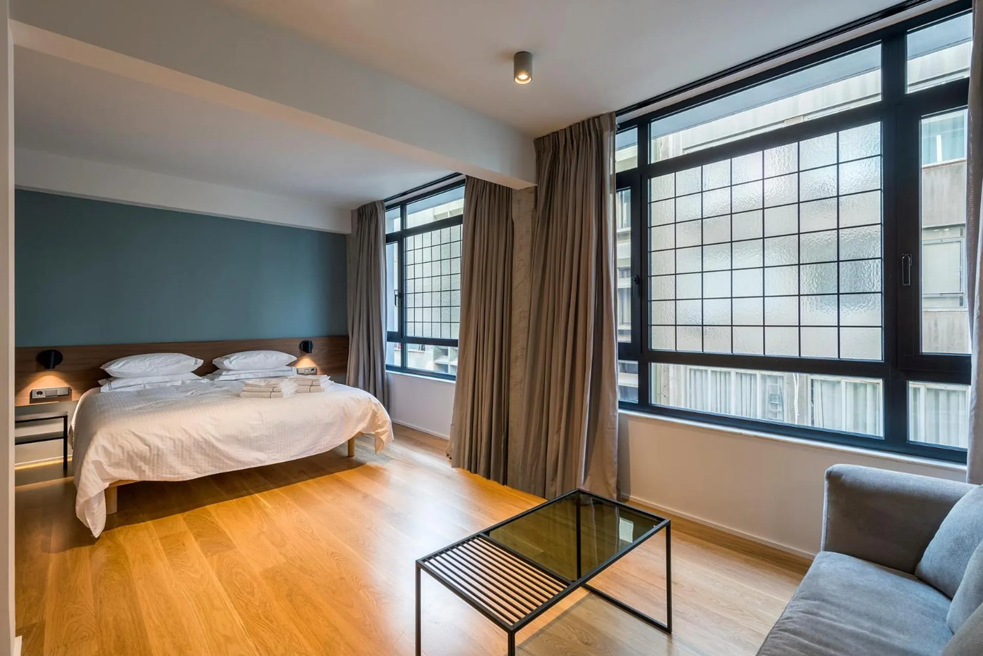 Living room, Bed in Kin Athens