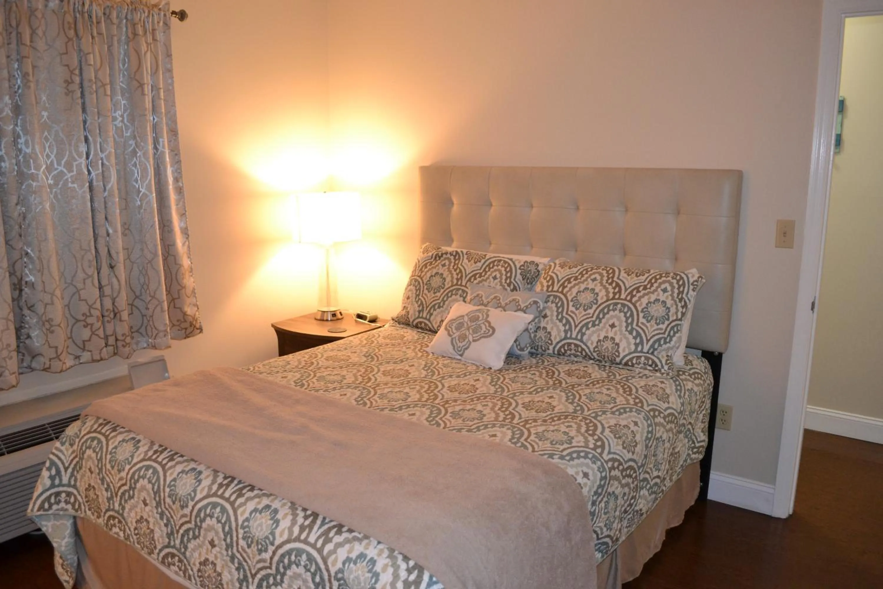Bed in River Place Condos #504 2BD