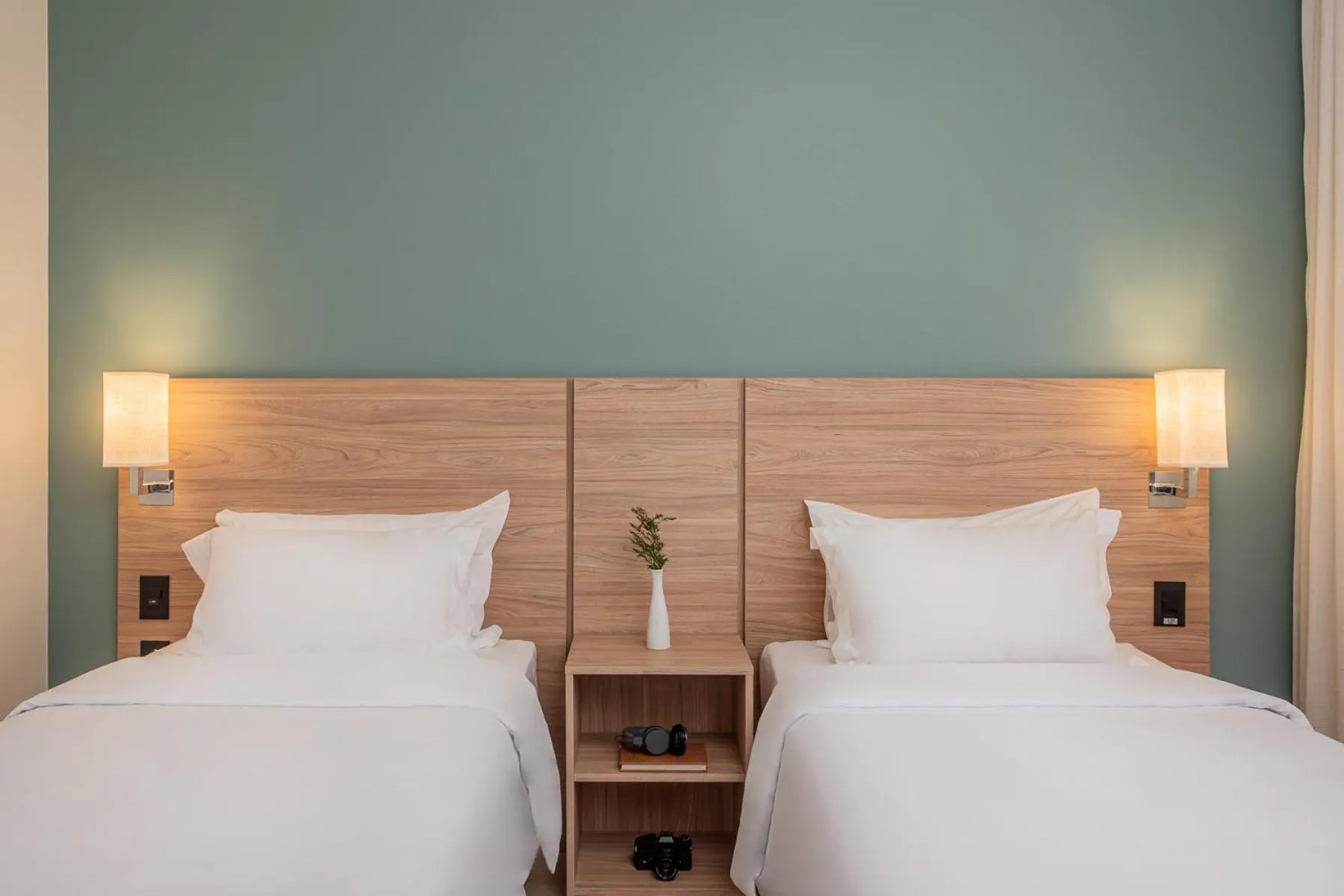 Photo of the whole room, Bed in Intercity Curitiba Batel