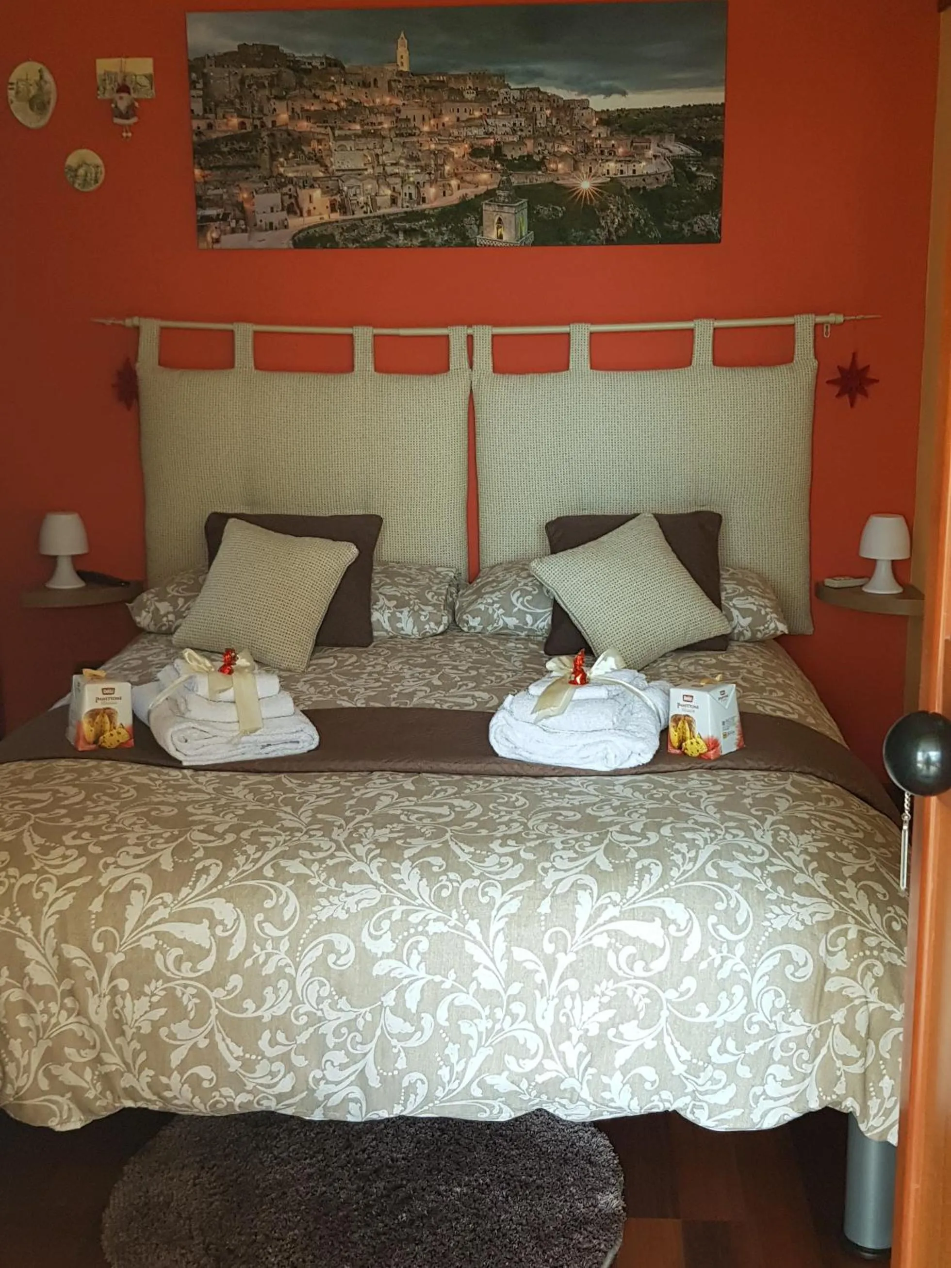 Bedroom, Bed in Sassi's Loft