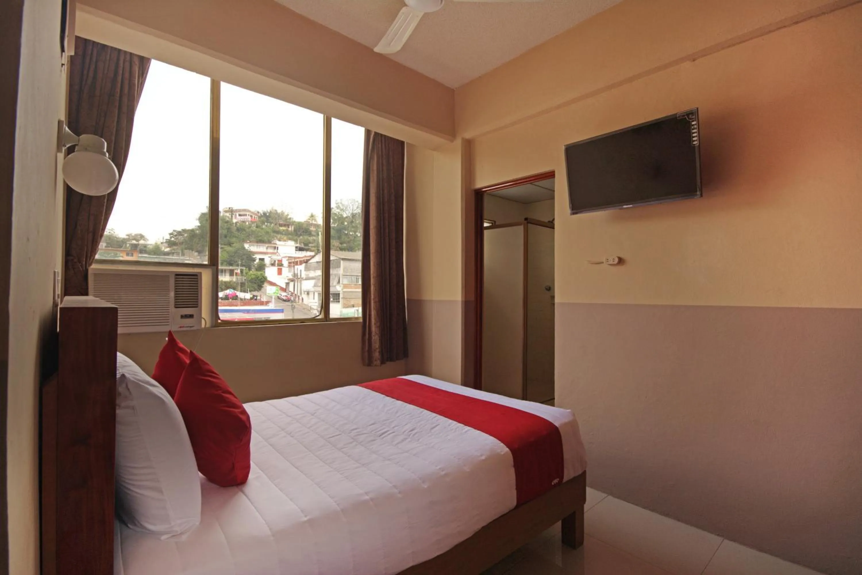 Bedroom, Bed in OYO Hotel Totonacapan, Papantla