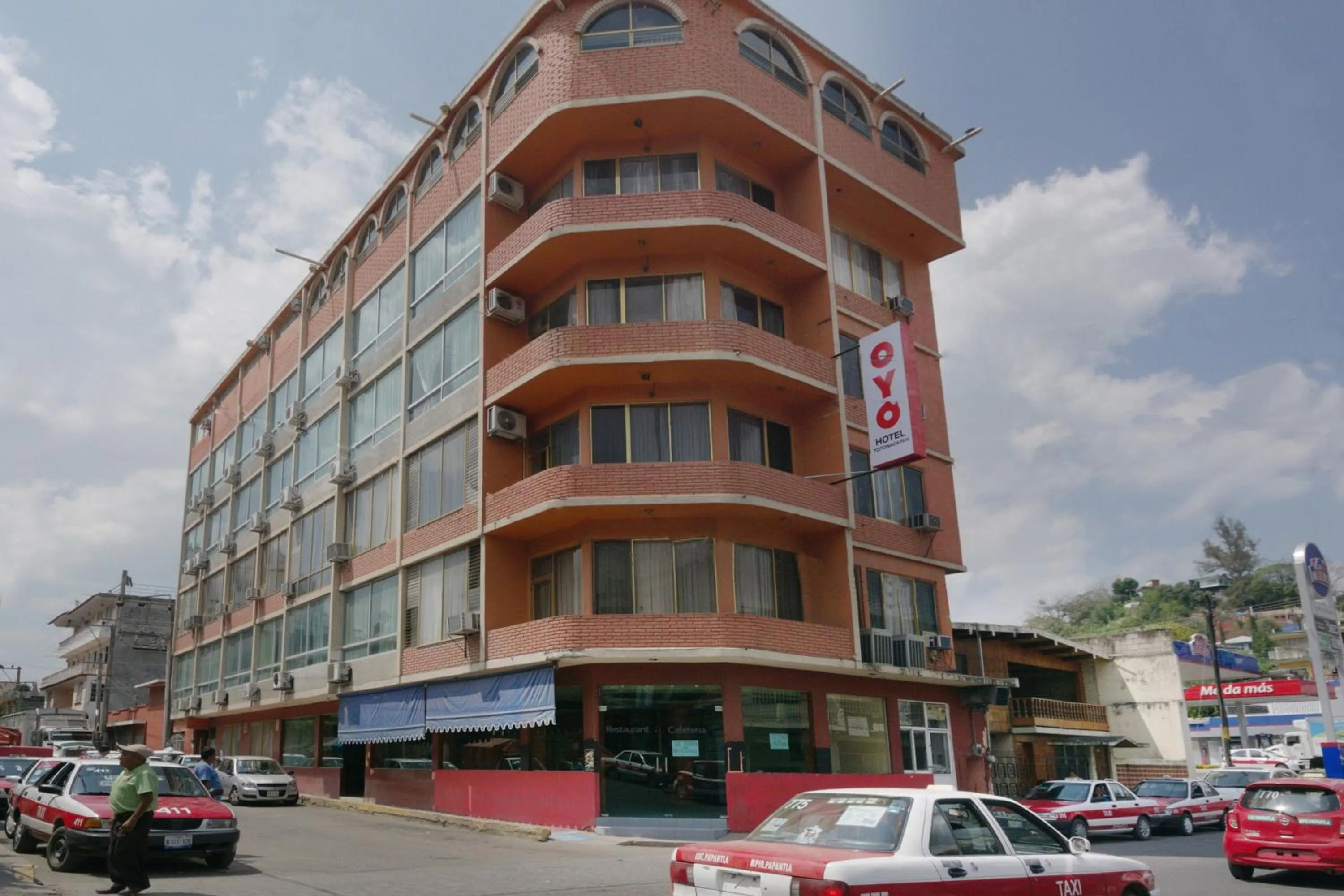 Property building in OYO Hotel Totonacapan, Papantla