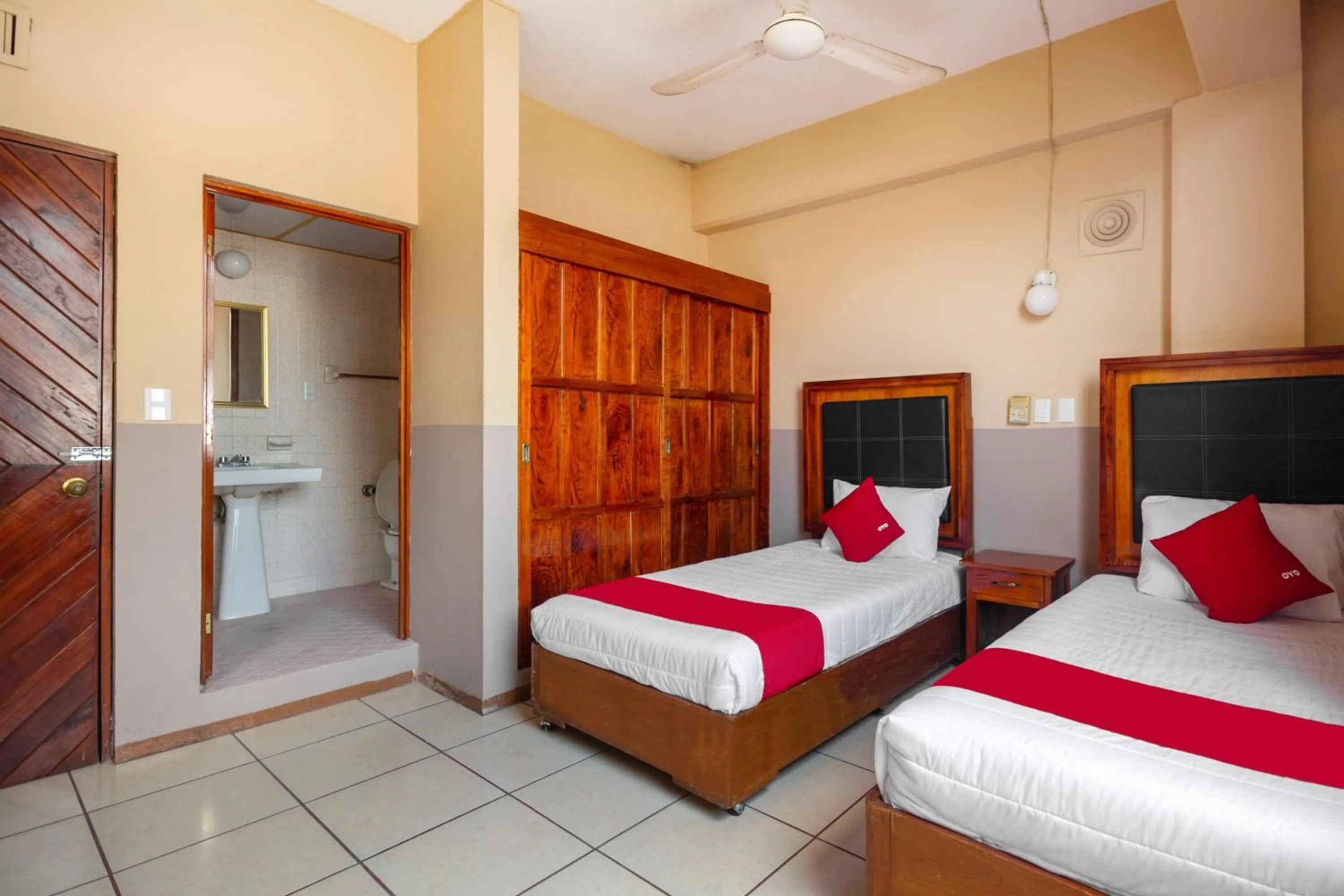 Bedroom, Bed in OYO Hotel Totonacapan, Papantla