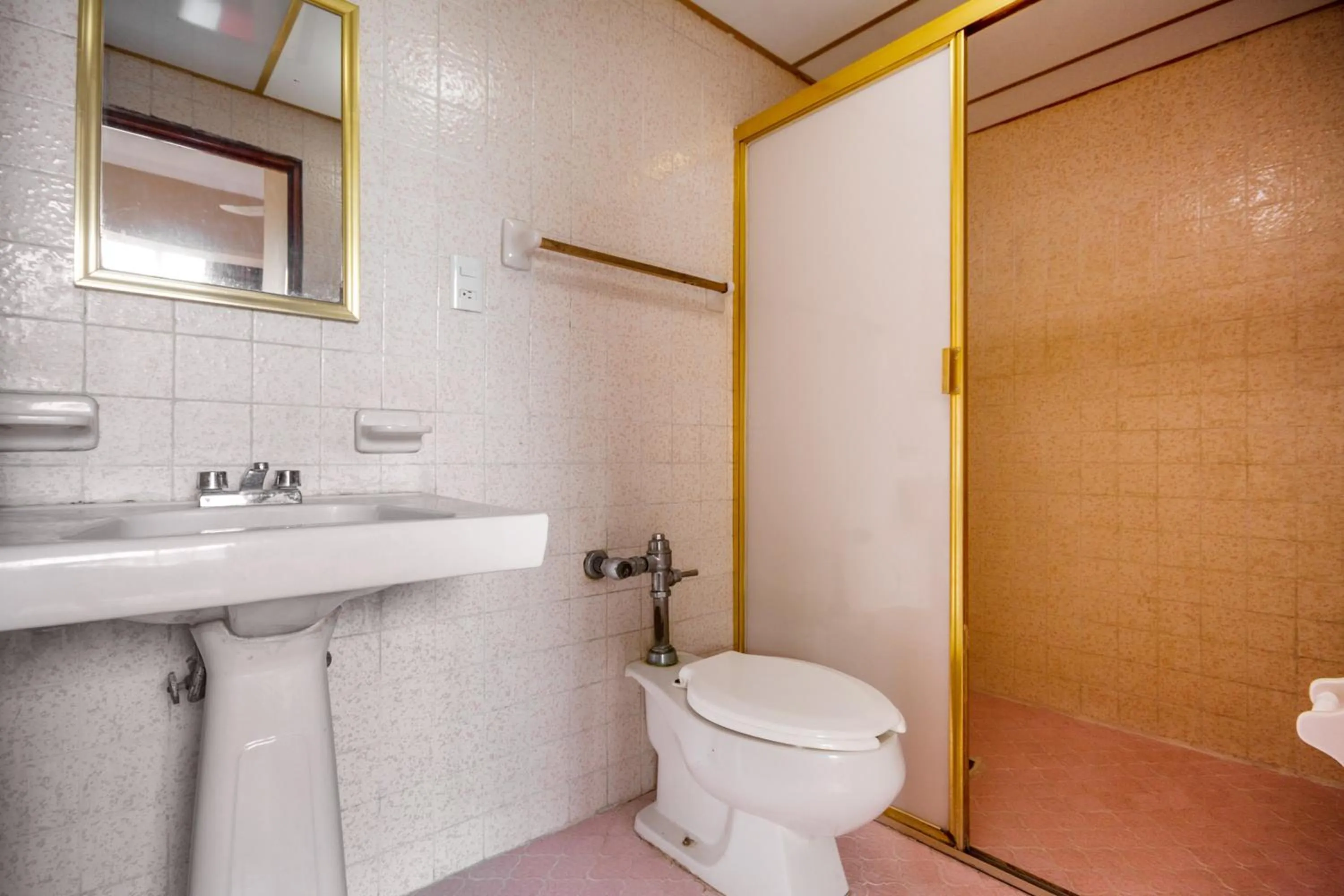 Bathroom in OYO Hotel Totonacapan, Papantla