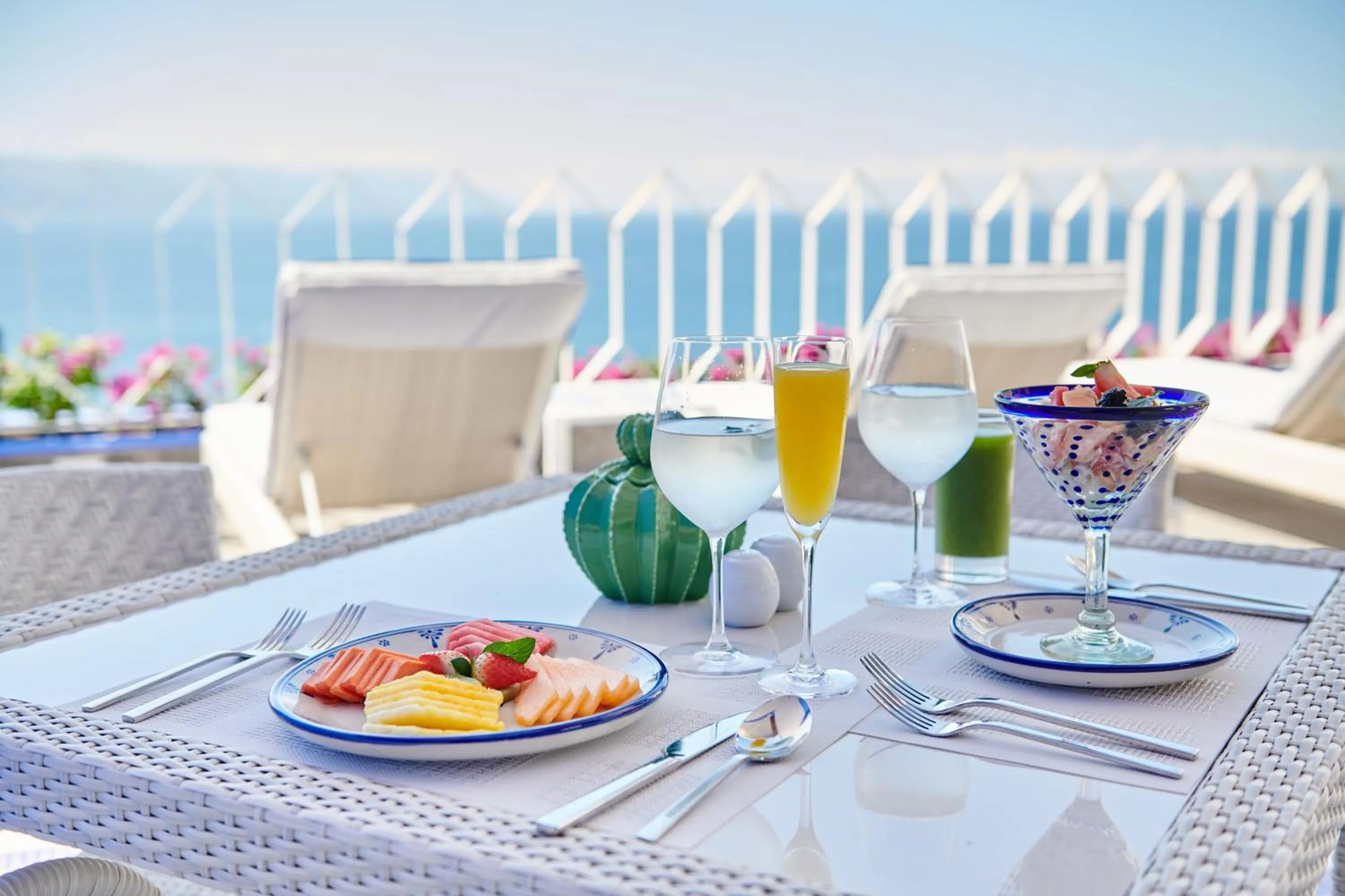 Food and drinks in Hotel Boutique Luxury Patio Azul