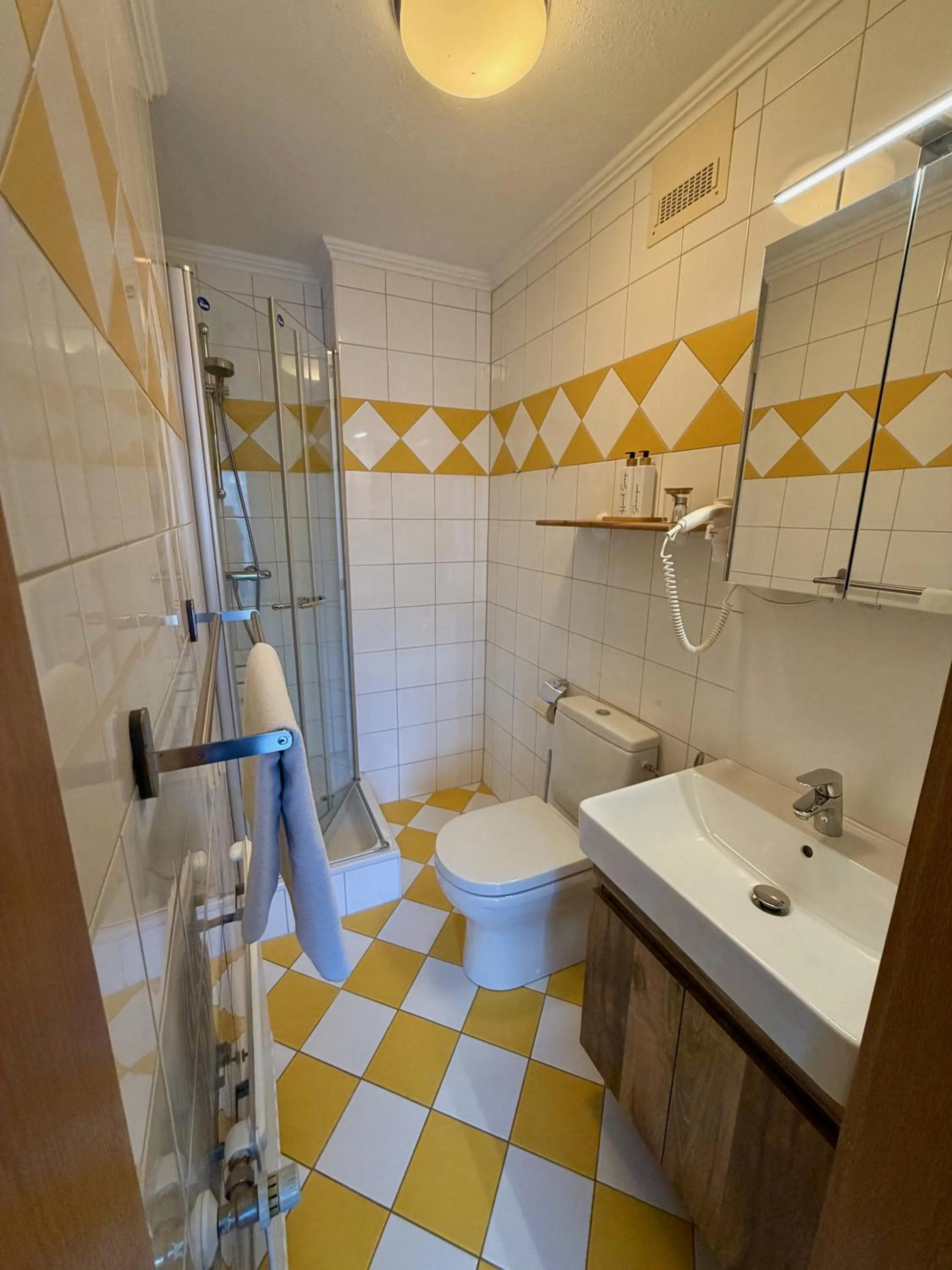 Bathroom in Pension Lambrecht