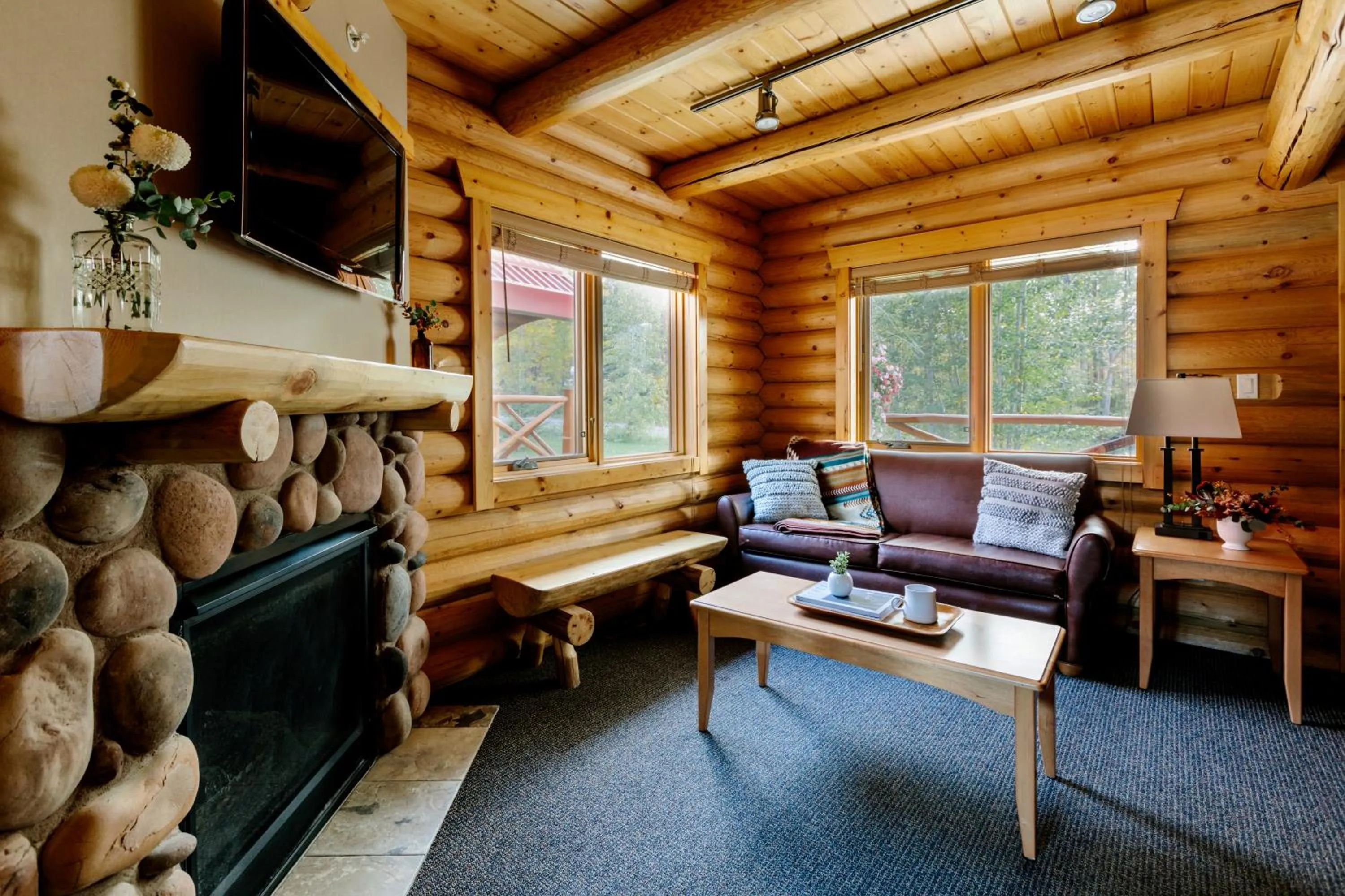 Living room in Miette Mountain Cabins