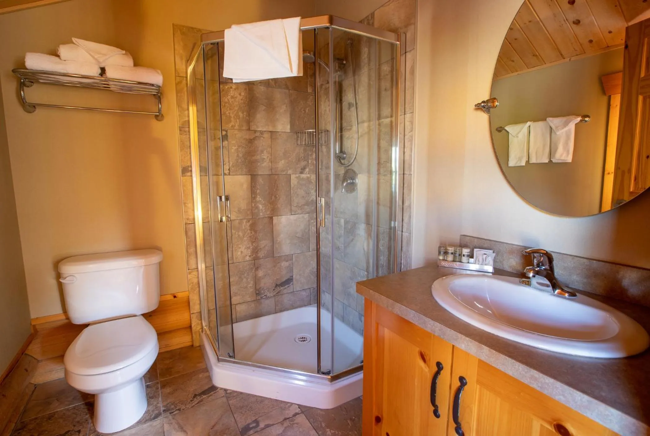 Bathroom in Miette Mountain Cabins