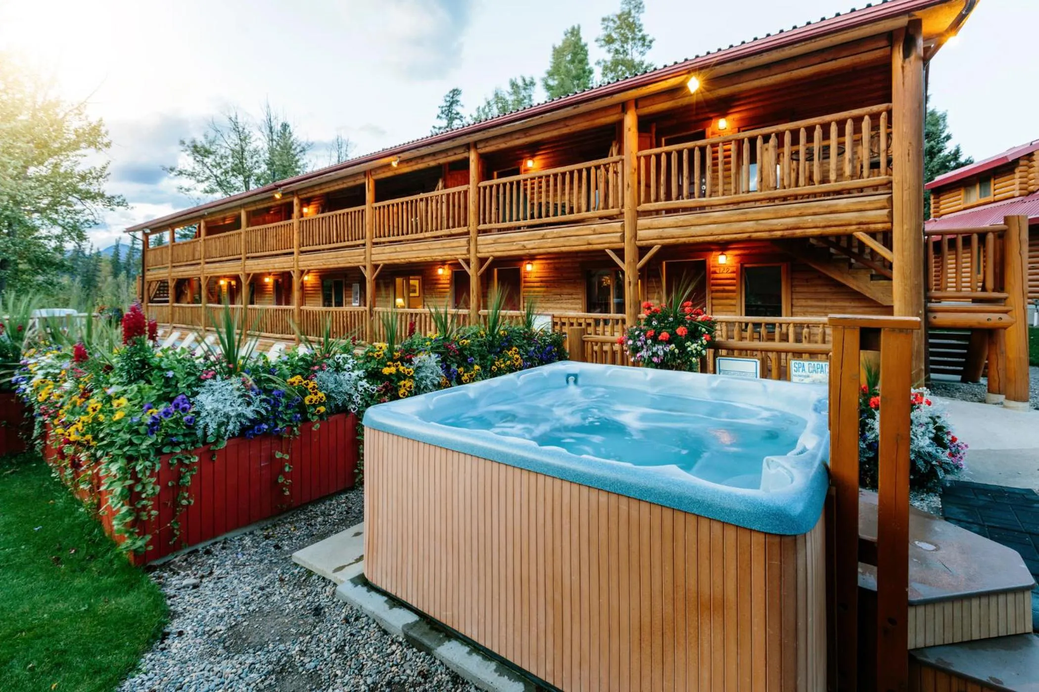 Hot Tub in Miette Mountain Cabins