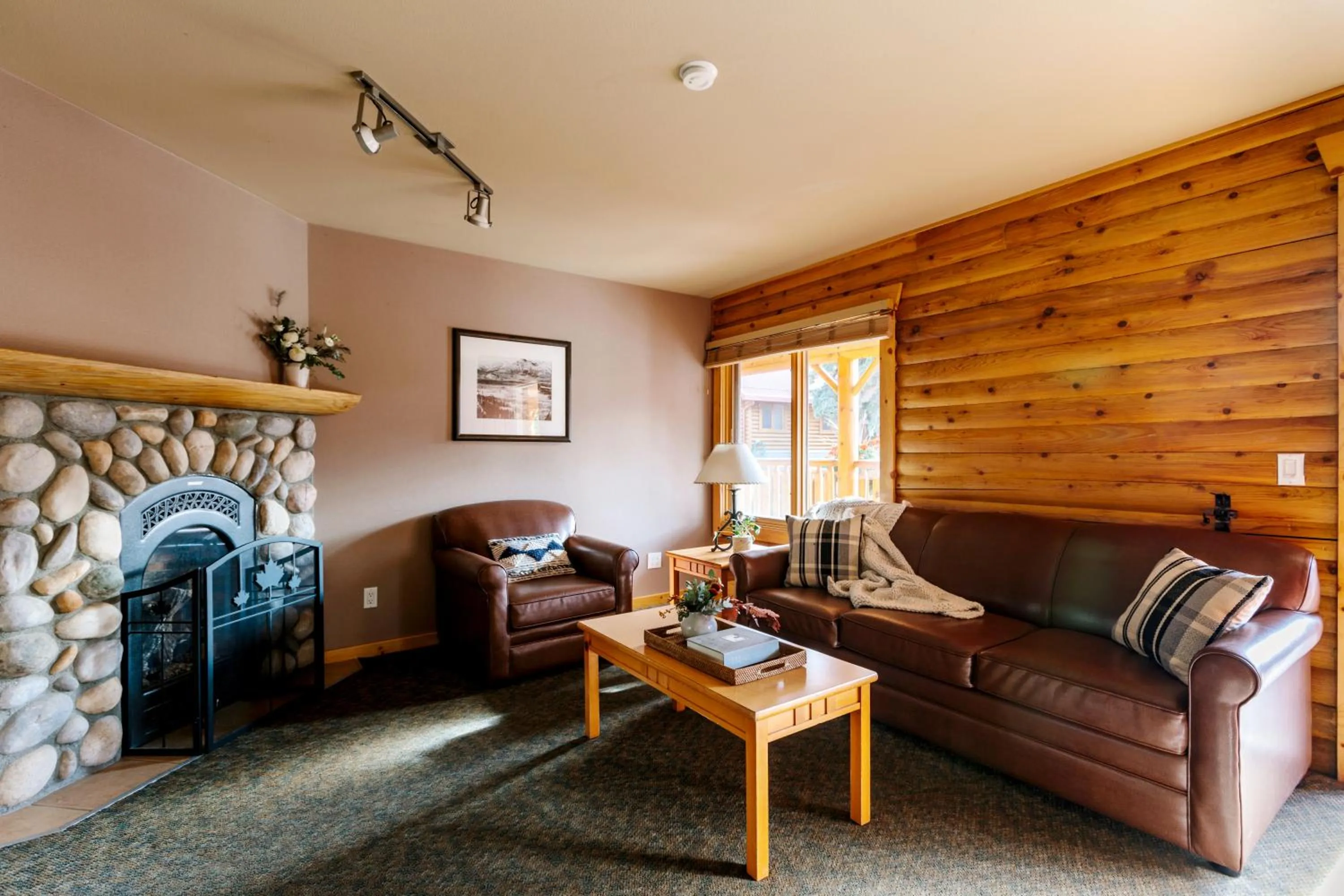 Living room in Miette Mountain Cabins