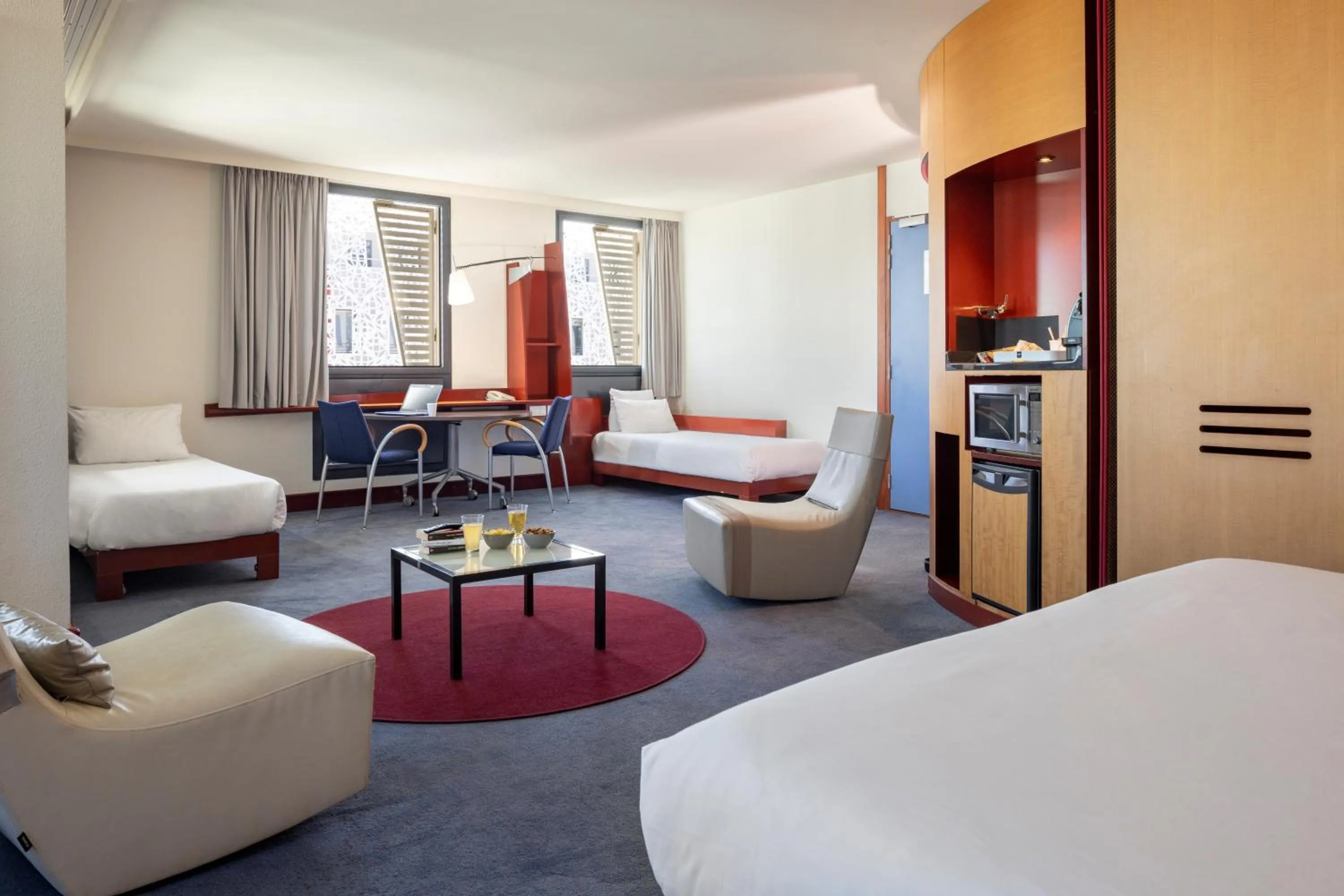 Photo of the whole room, Bed in Novotel Suites Marseille Centre Euromed