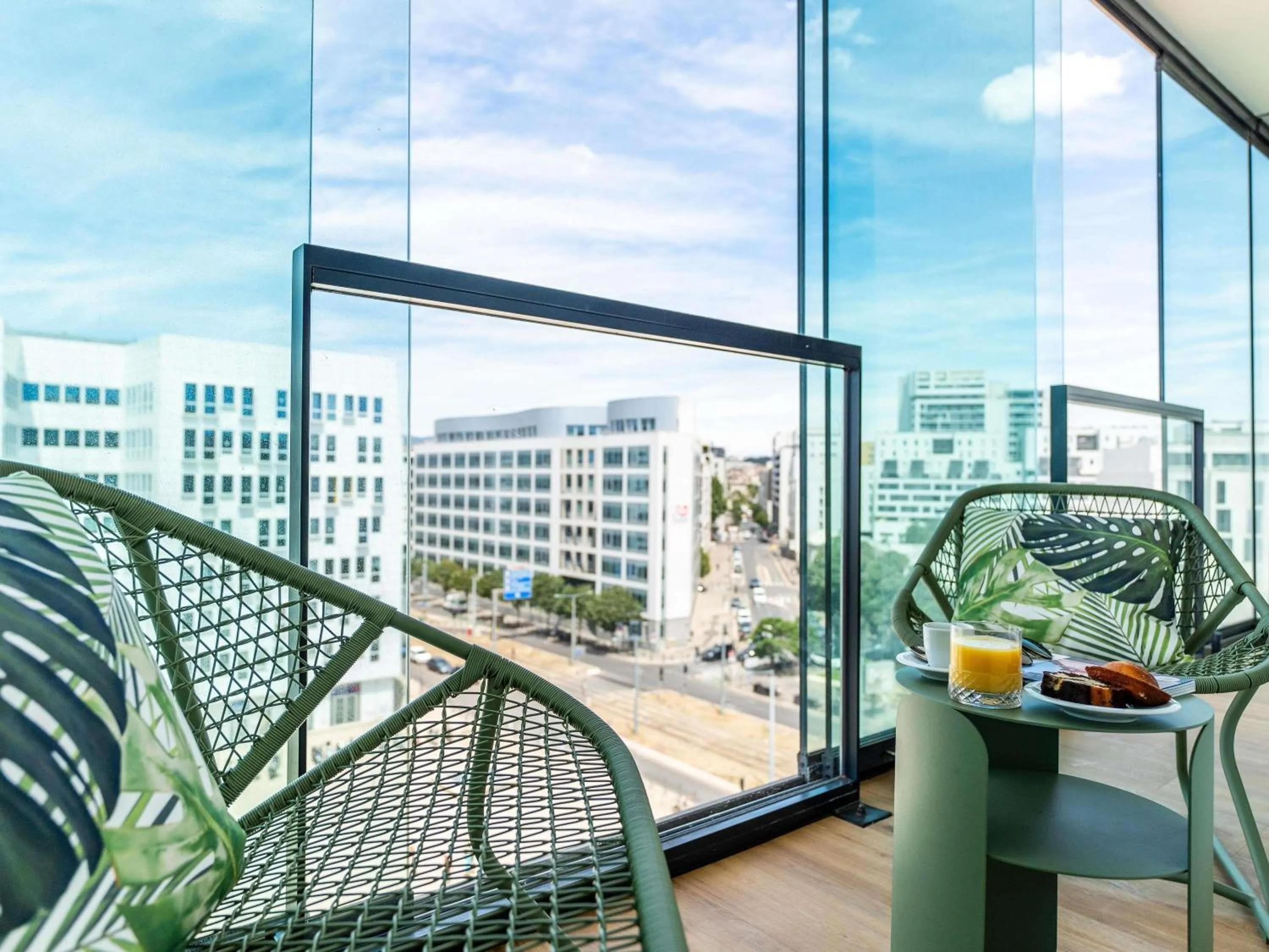 Bedroom in Novotel Suites Marseille Centre Euromed