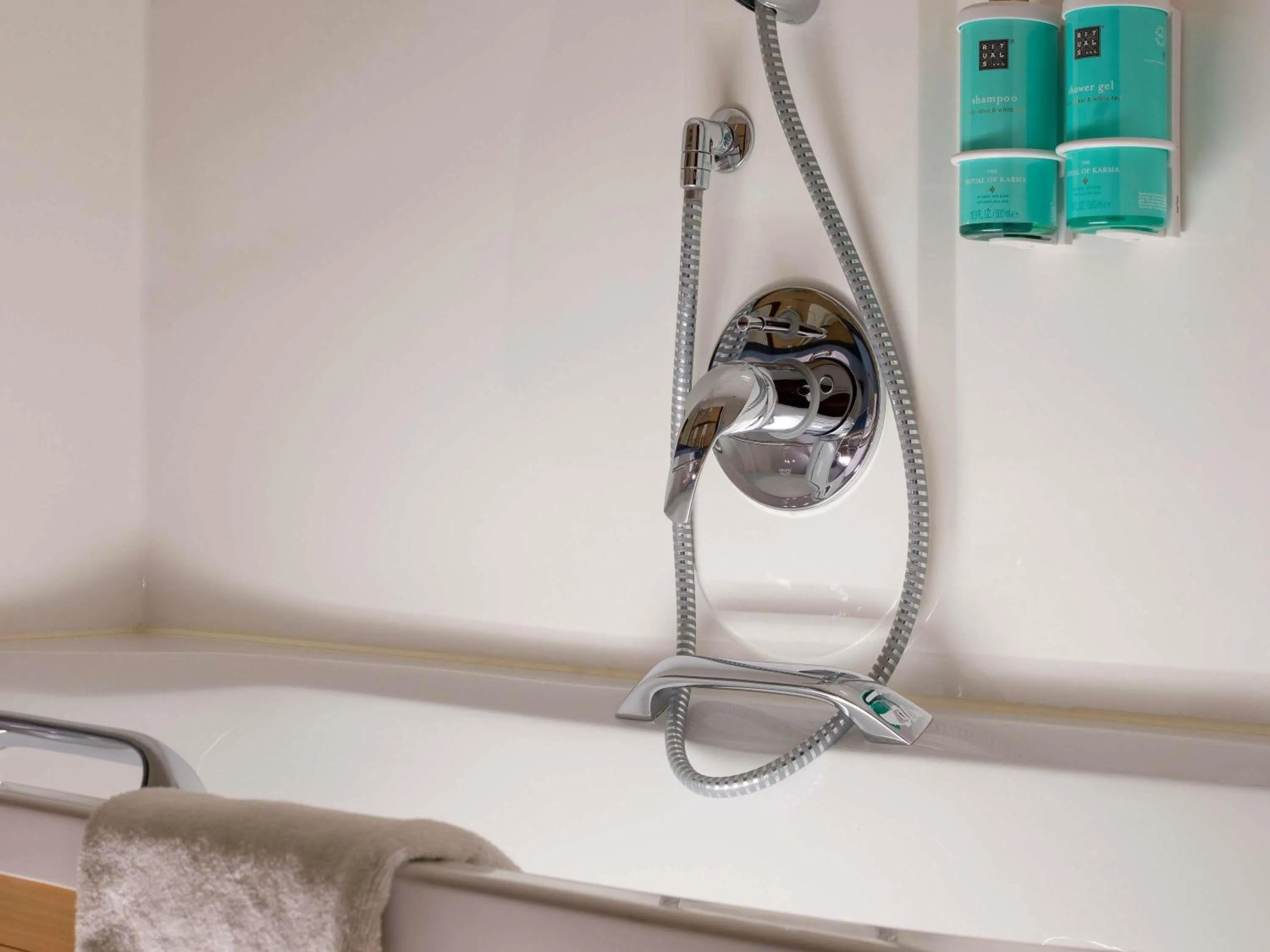 Bedroom in Novotel Suites Marseille Centre Euromed