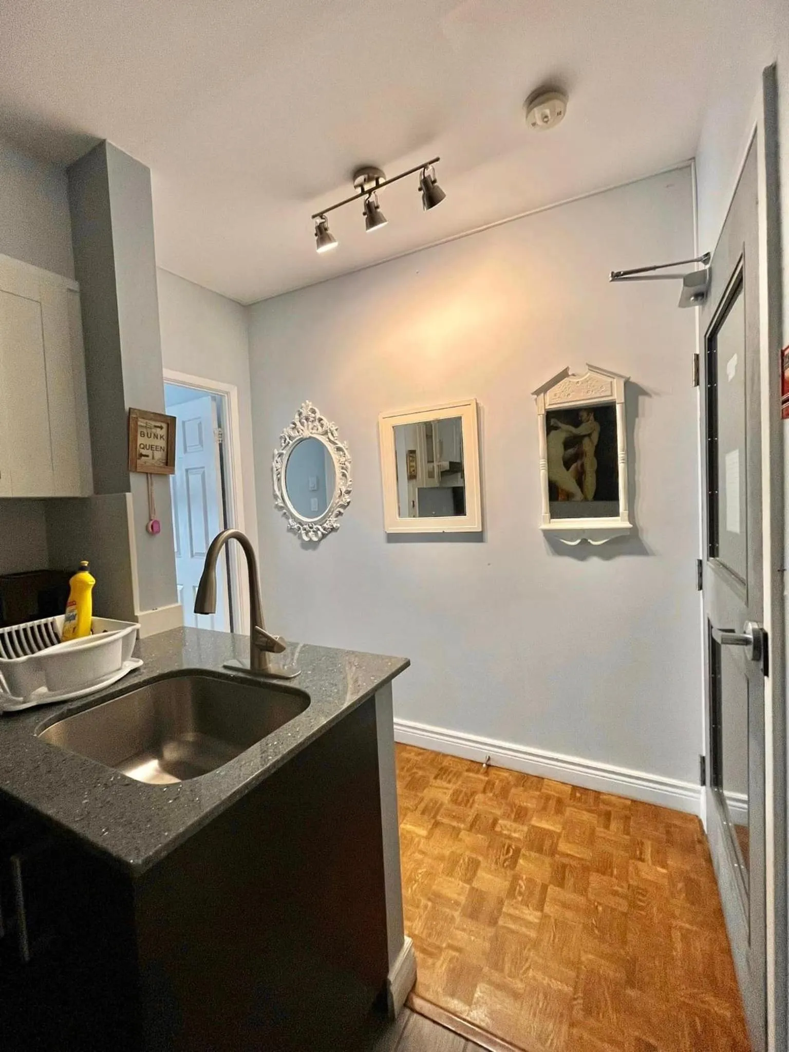 Kitchen or kitchenette in The Only Backpacker's Inn