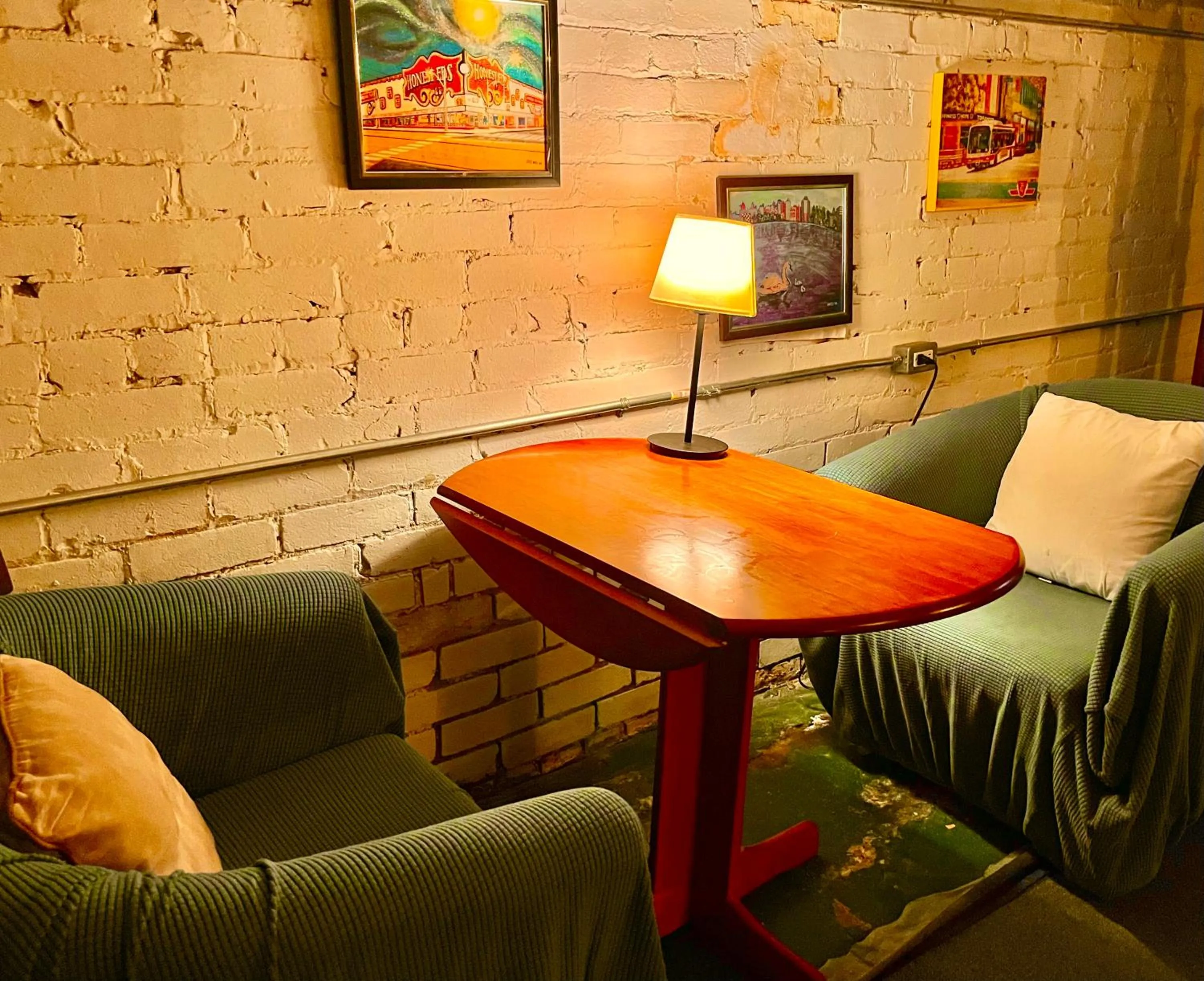 Living room in The Only Backpacker's Inn