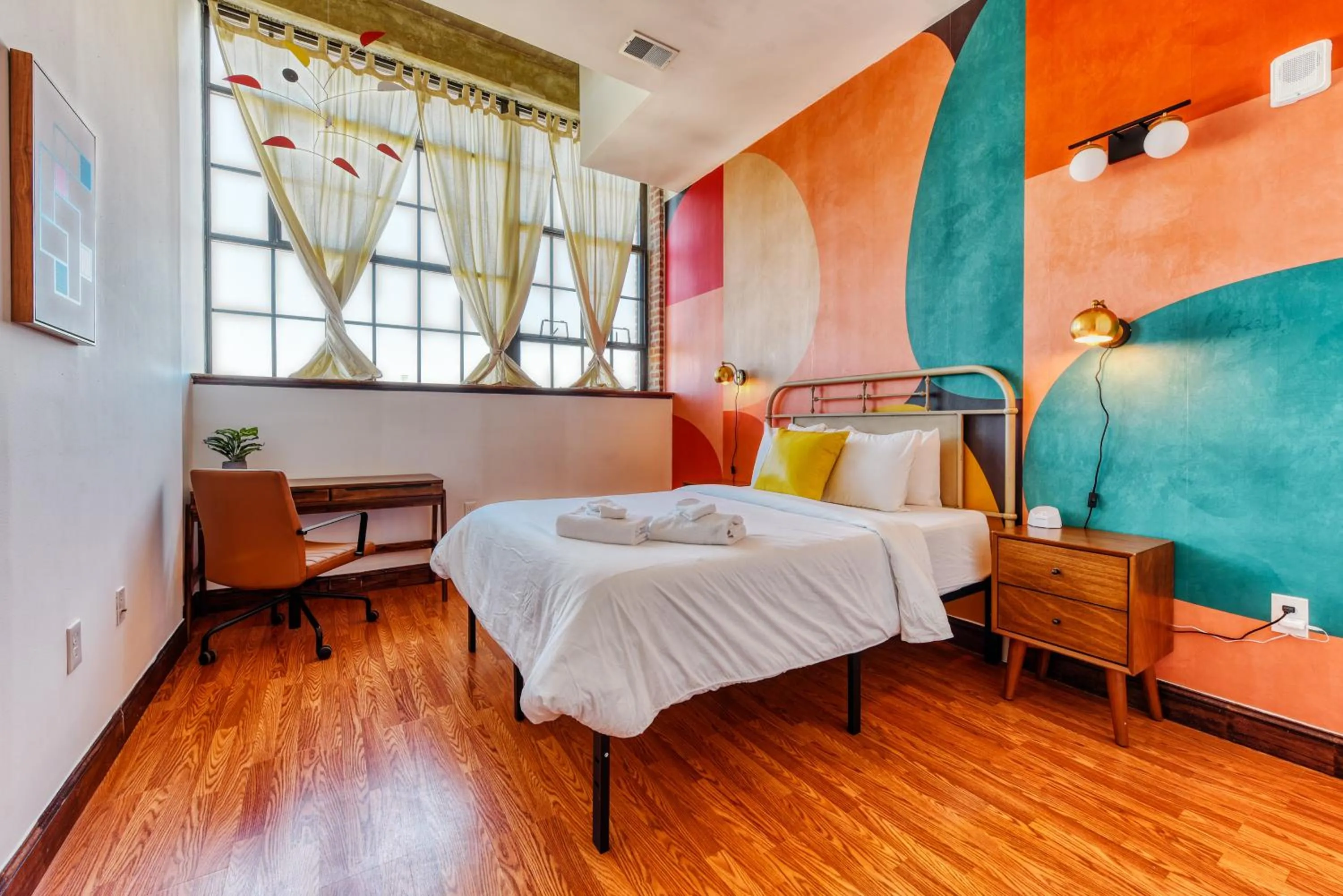 Bedroom, Bed in Sosuite at Independence Lofts - Callowhill