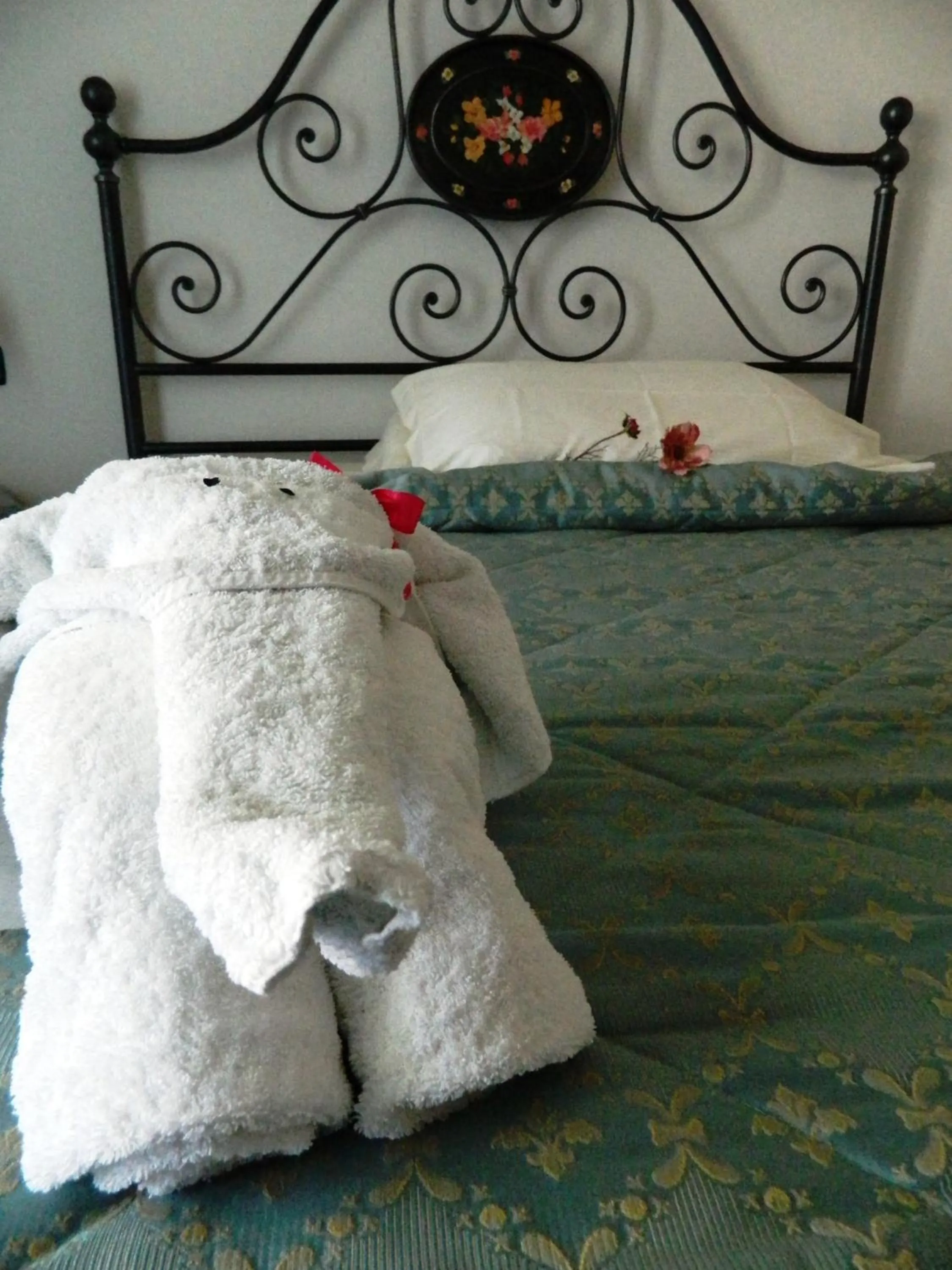 Decorative detail, Bed in Hotel Oasi da Paolo