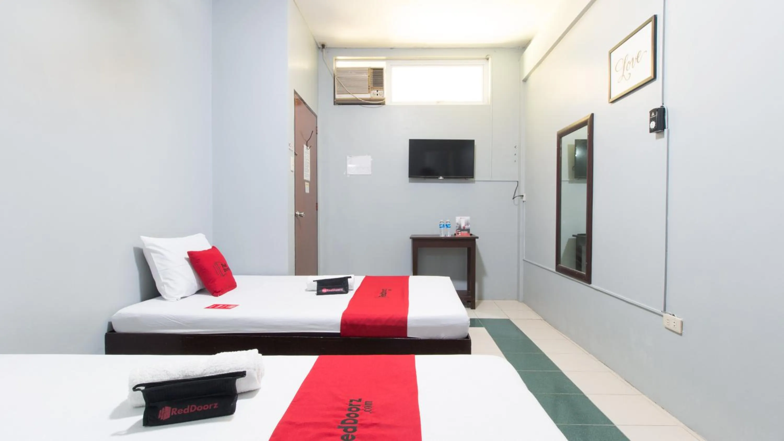 Bed in RedDoorz at Teofila Lodge