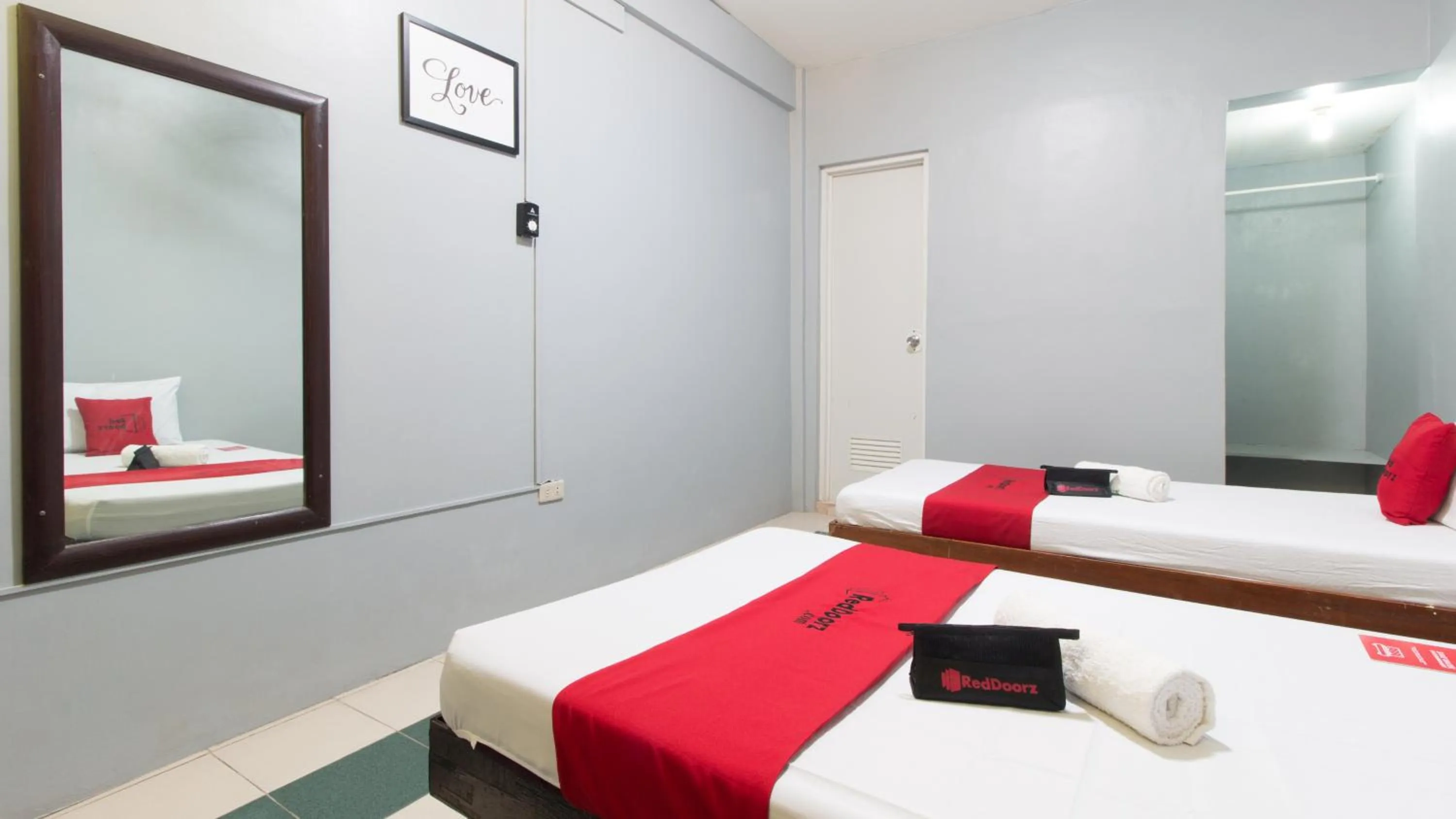 Bed in RedDoorz at Teofila Lodge