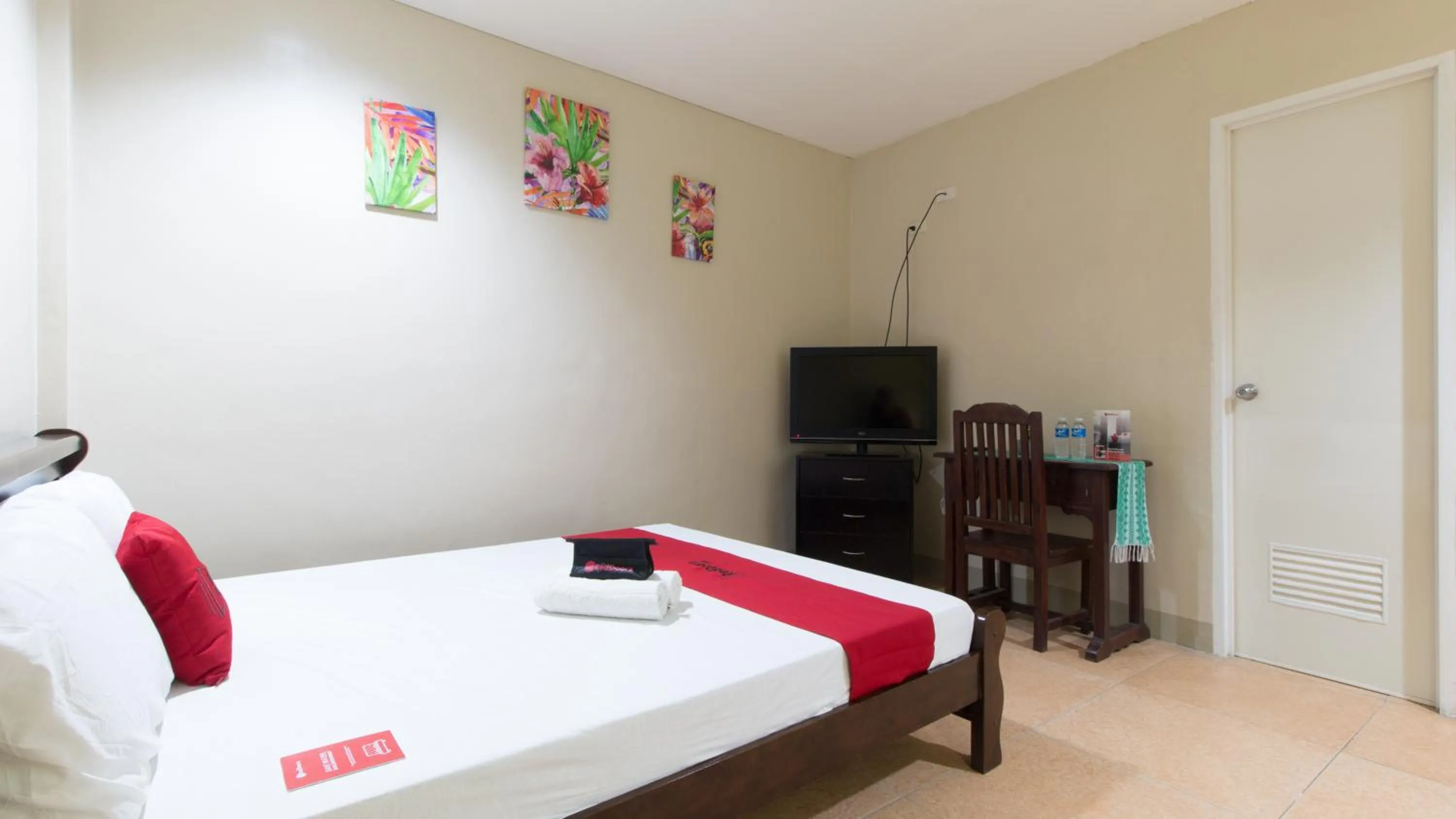 Bed in RedDoorz at Teofila Lodge