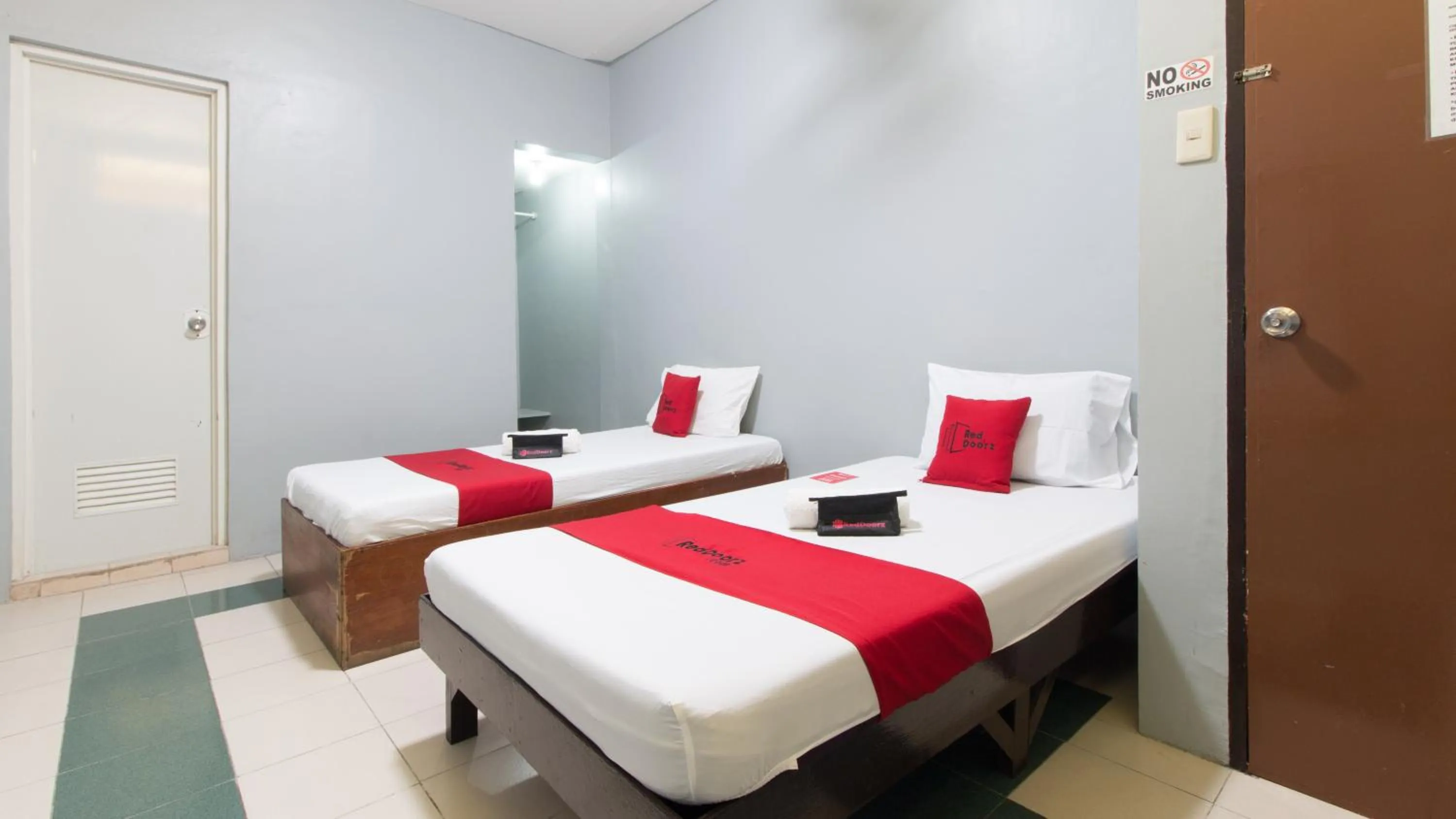 Bed in RedDoorz at Teofila Lodge