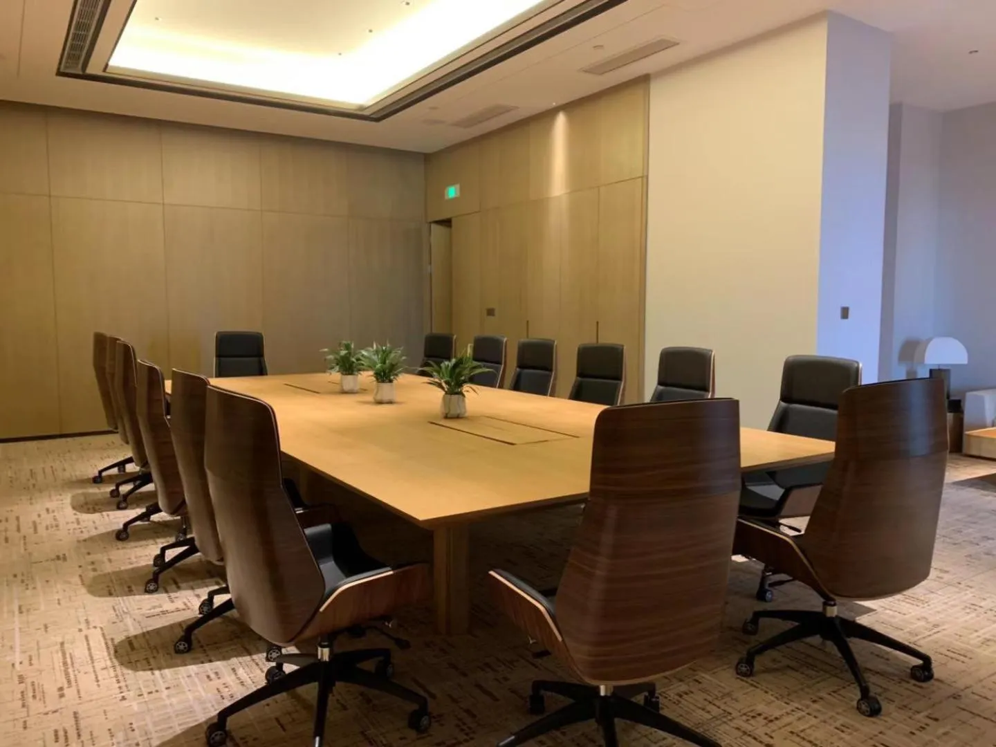 Business facilities in Yuyao Bright hotel