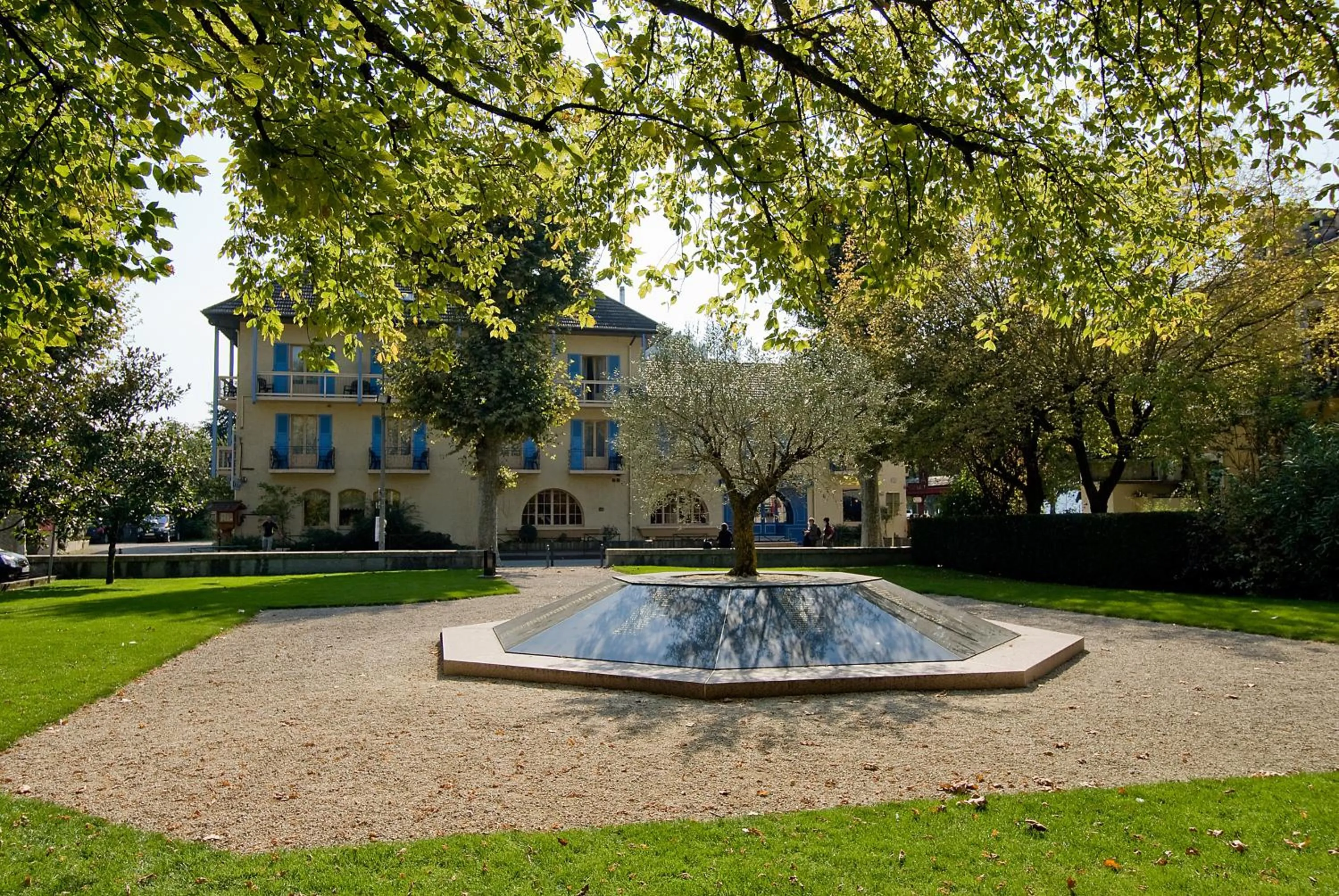 Area and facilities in Hôtel L'Iroko The Originals City