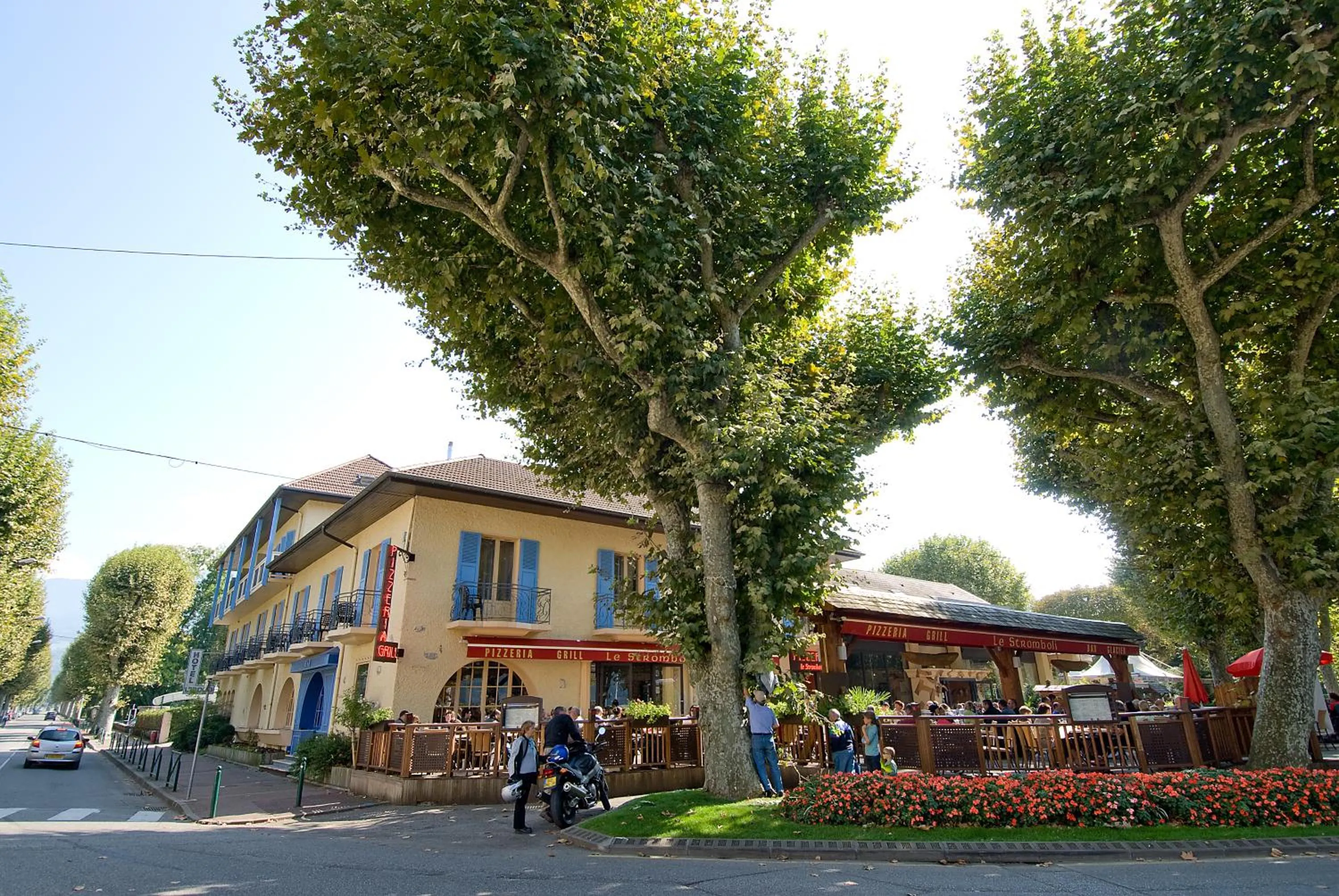 Facade/entrance in Hôtel L'Iroko The Originals City