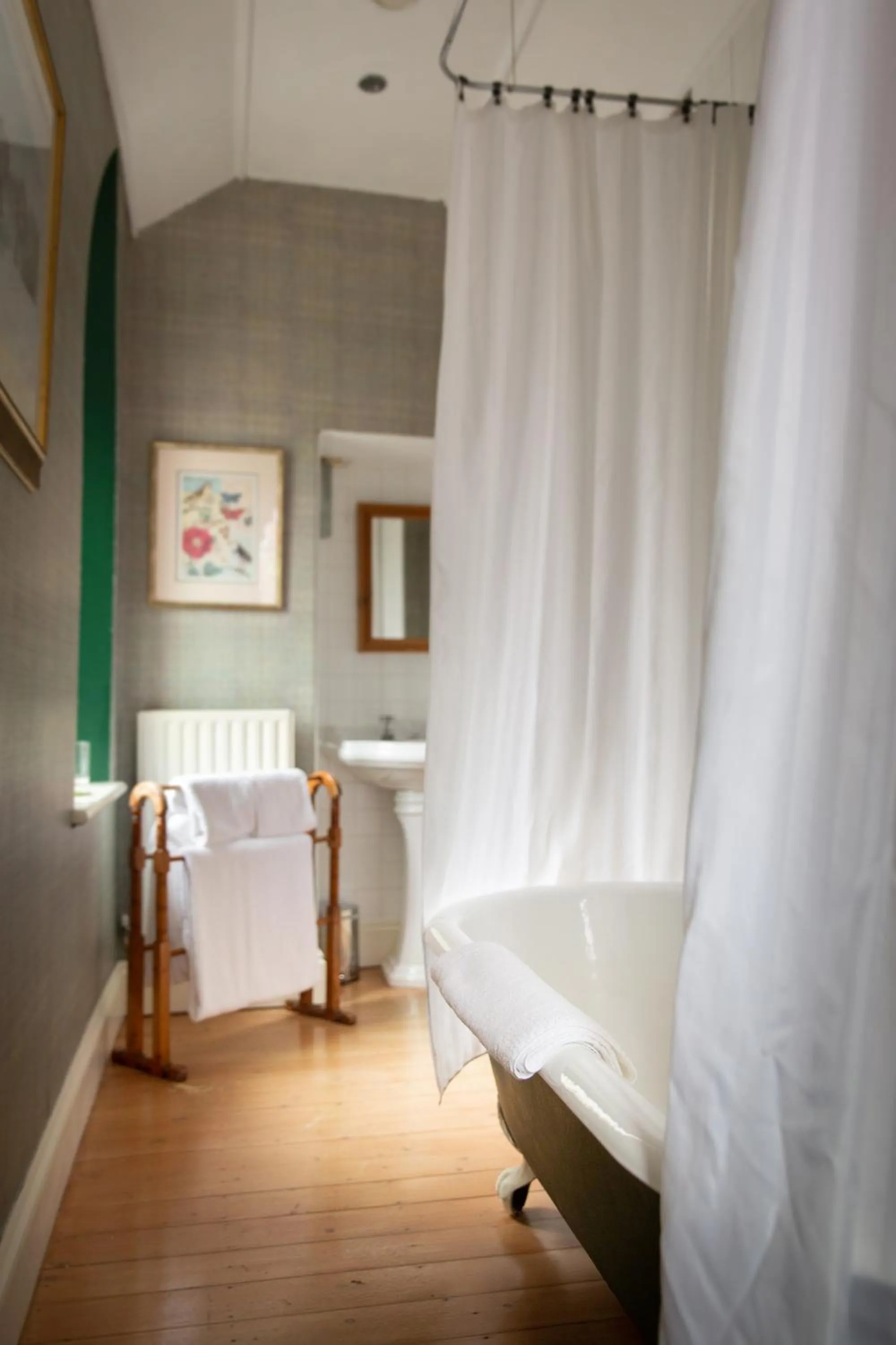 Bathroom, Bed in Augill Castle