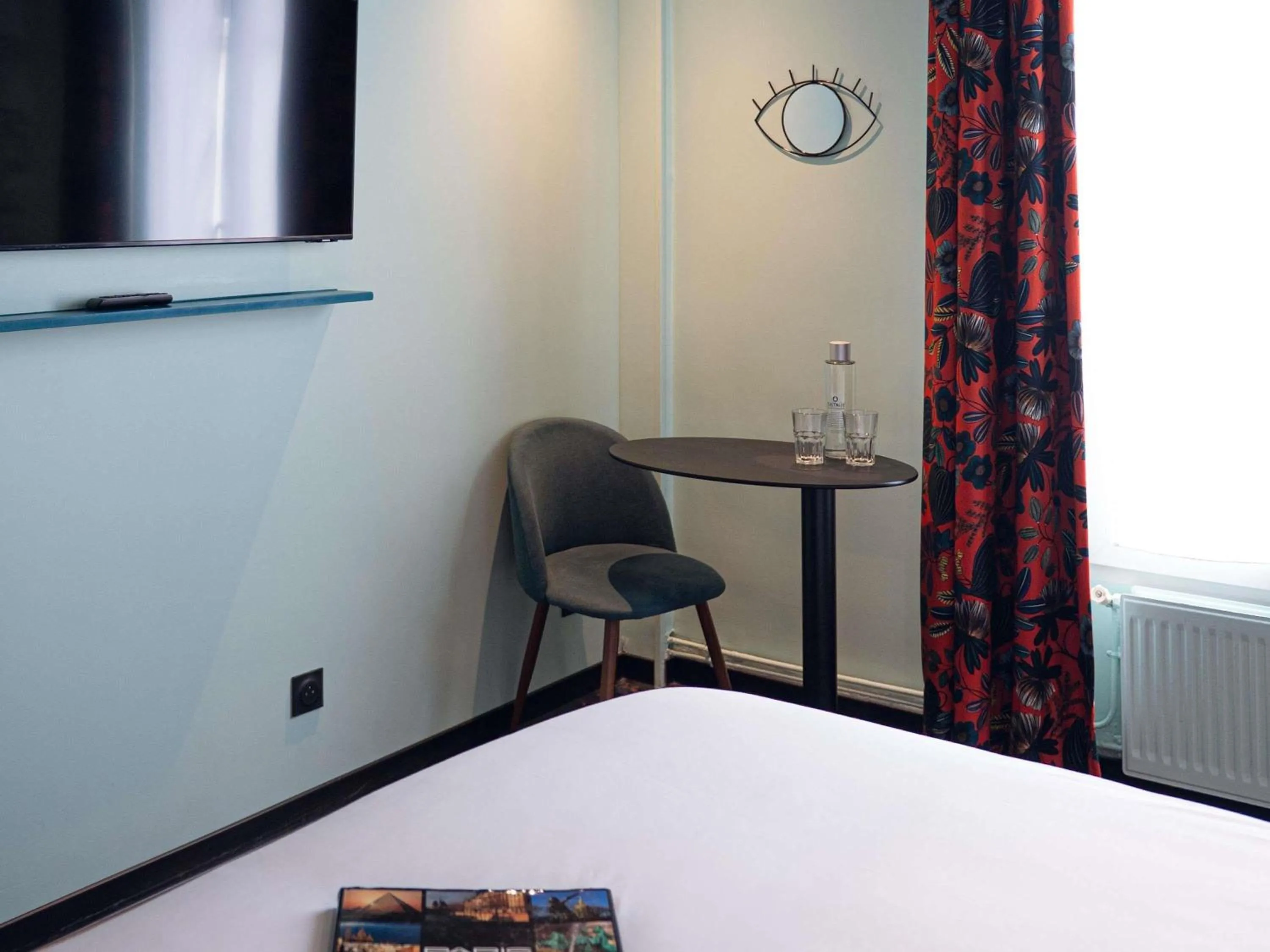 Bedroom, Bed in Ibis Styles Paris Batignolles