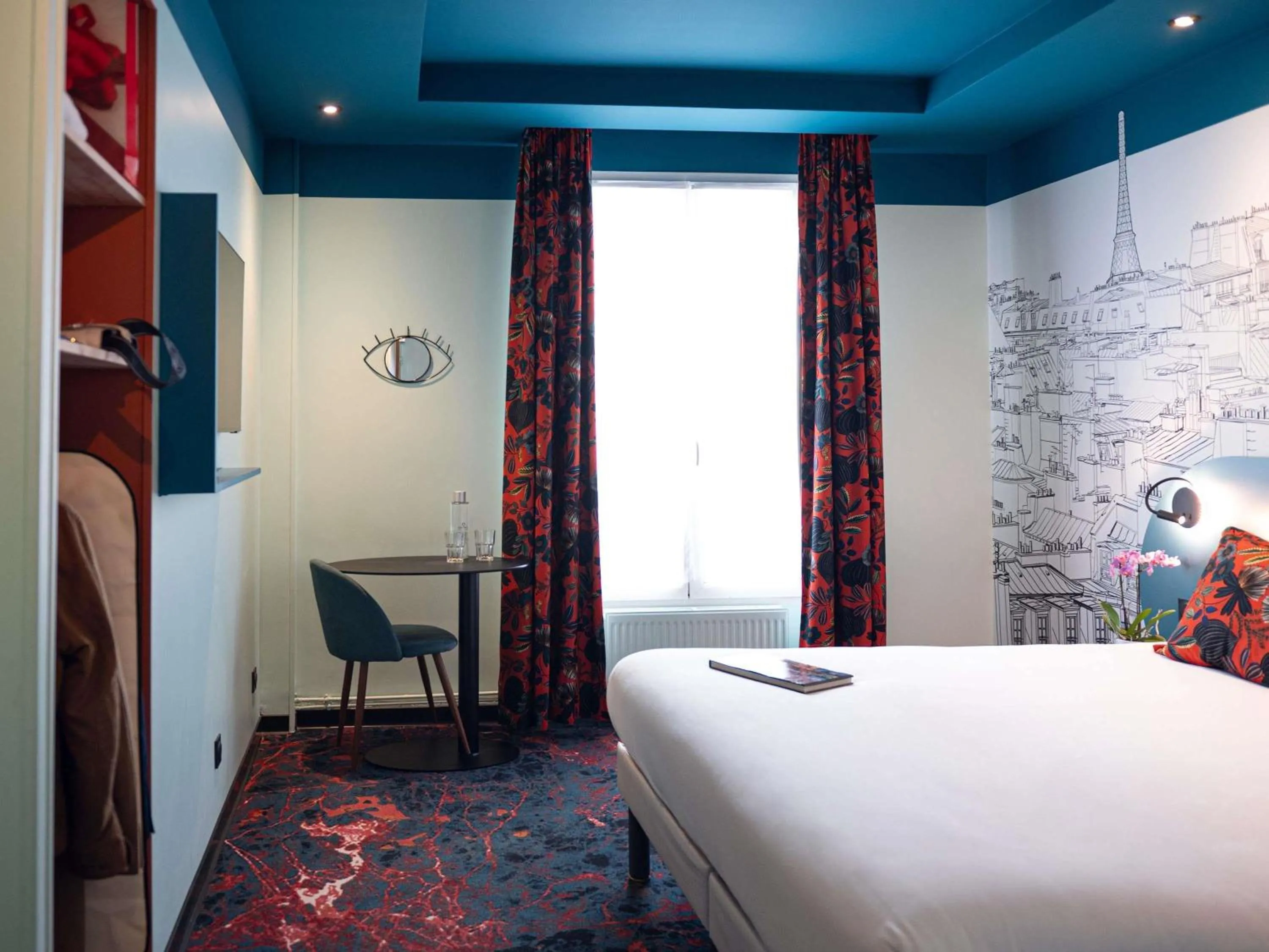 Bedroom, Bed in Ibis Styles Paris Batignolles