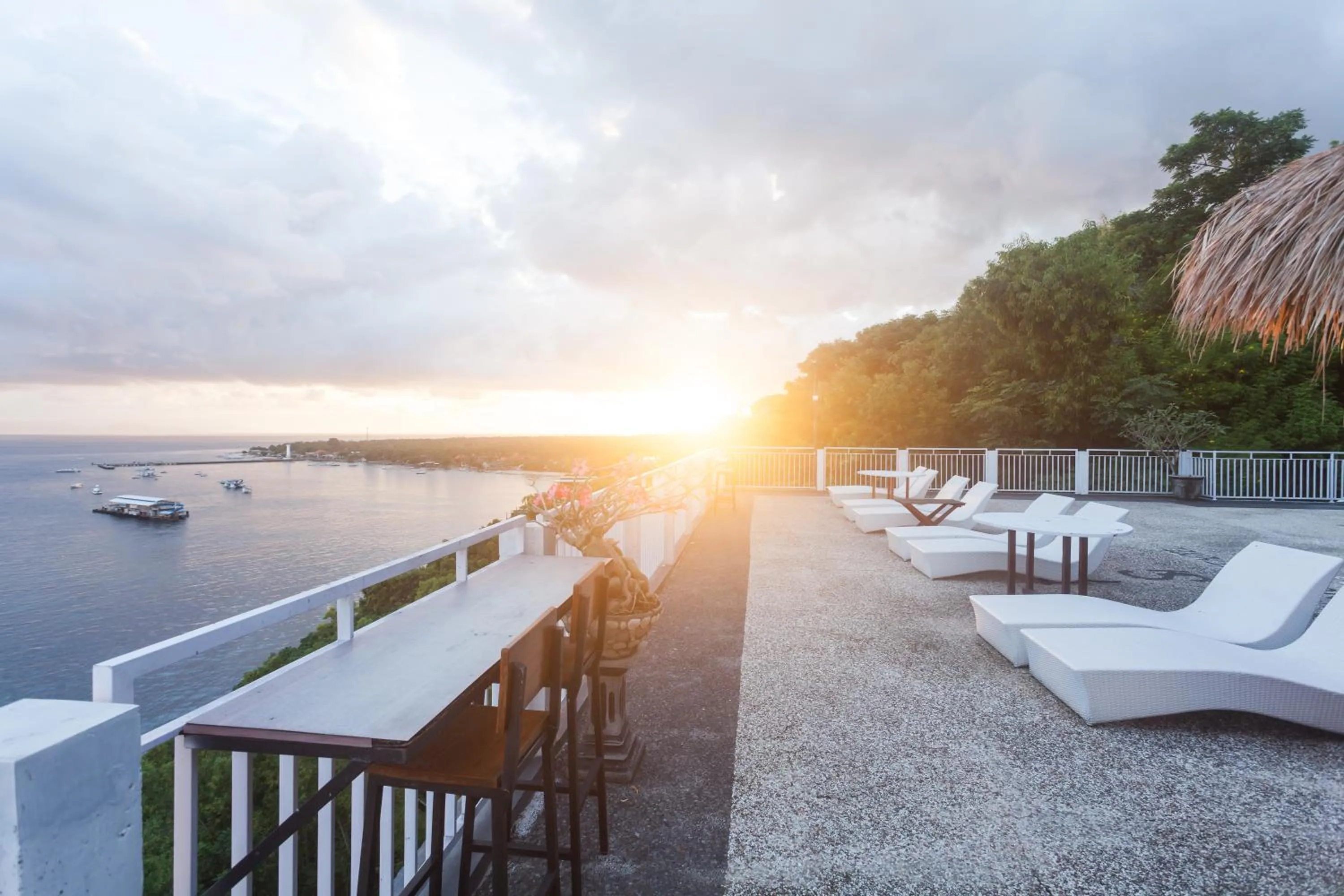 sunbed in Samuh Sunset Nusa Penida by GenuineHost