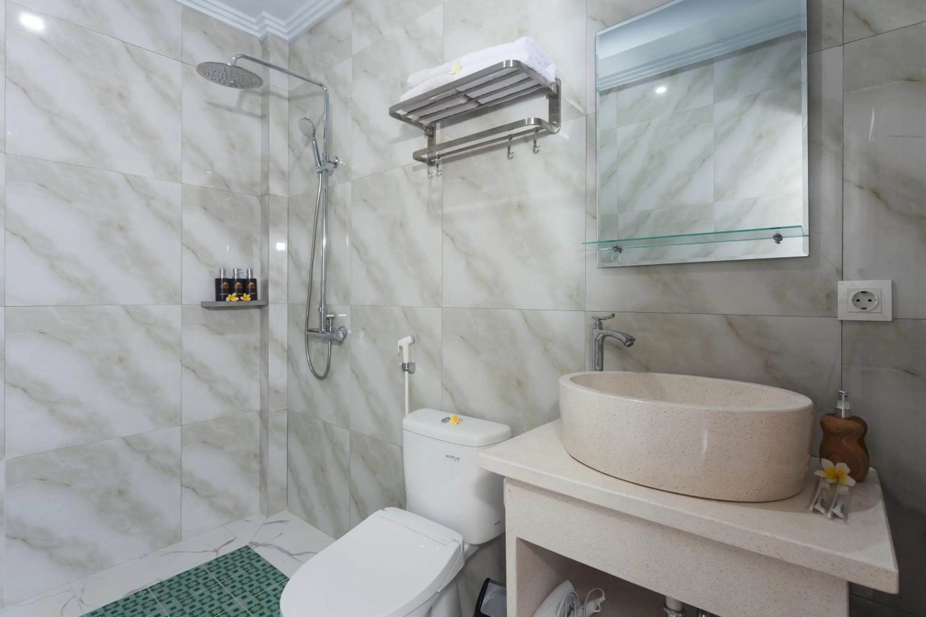 Bathroom in Samuh Sunset Nusa Penida by GenuineHost