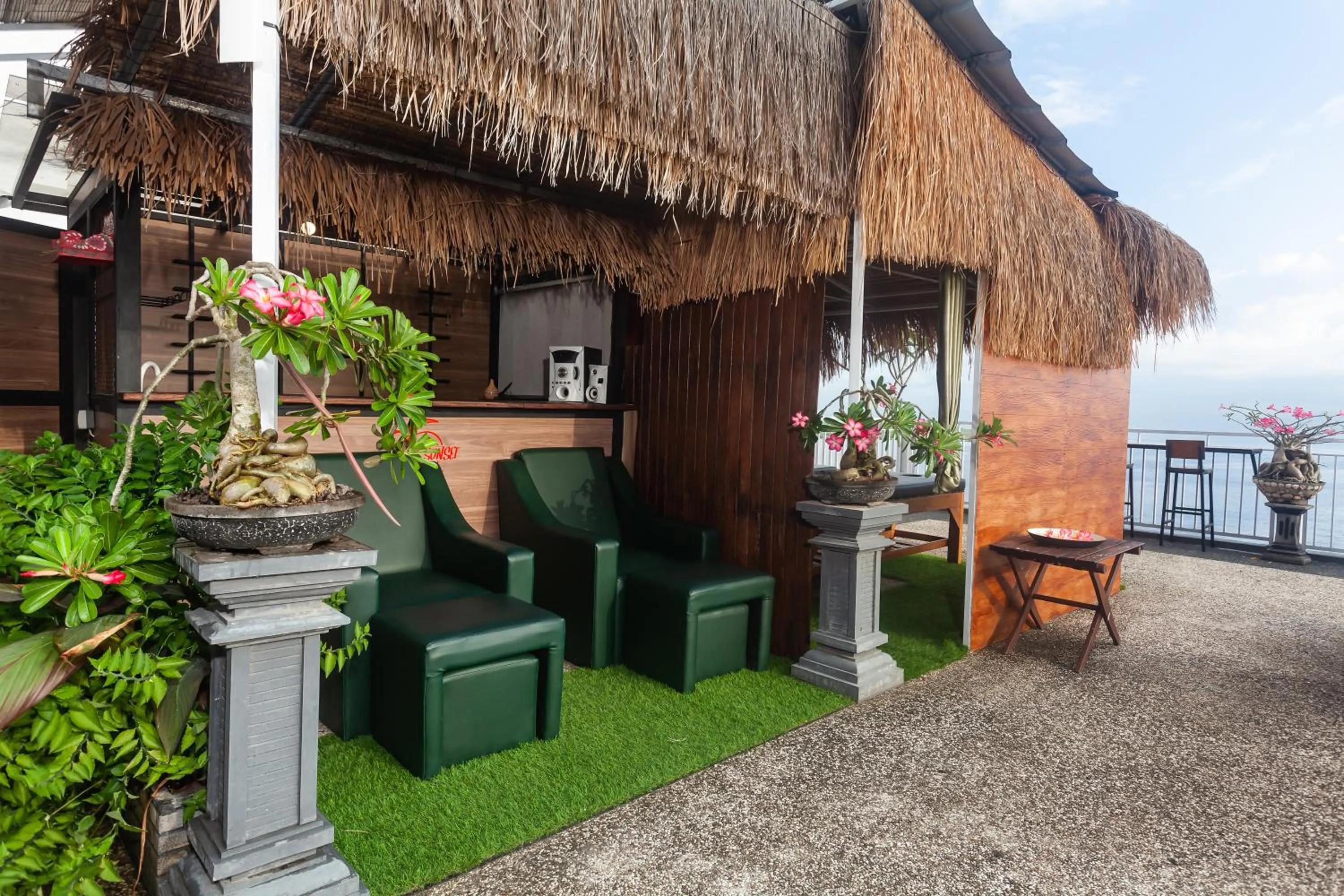 Massage in Samuh Sunset Nusa Penida by GenuineHost