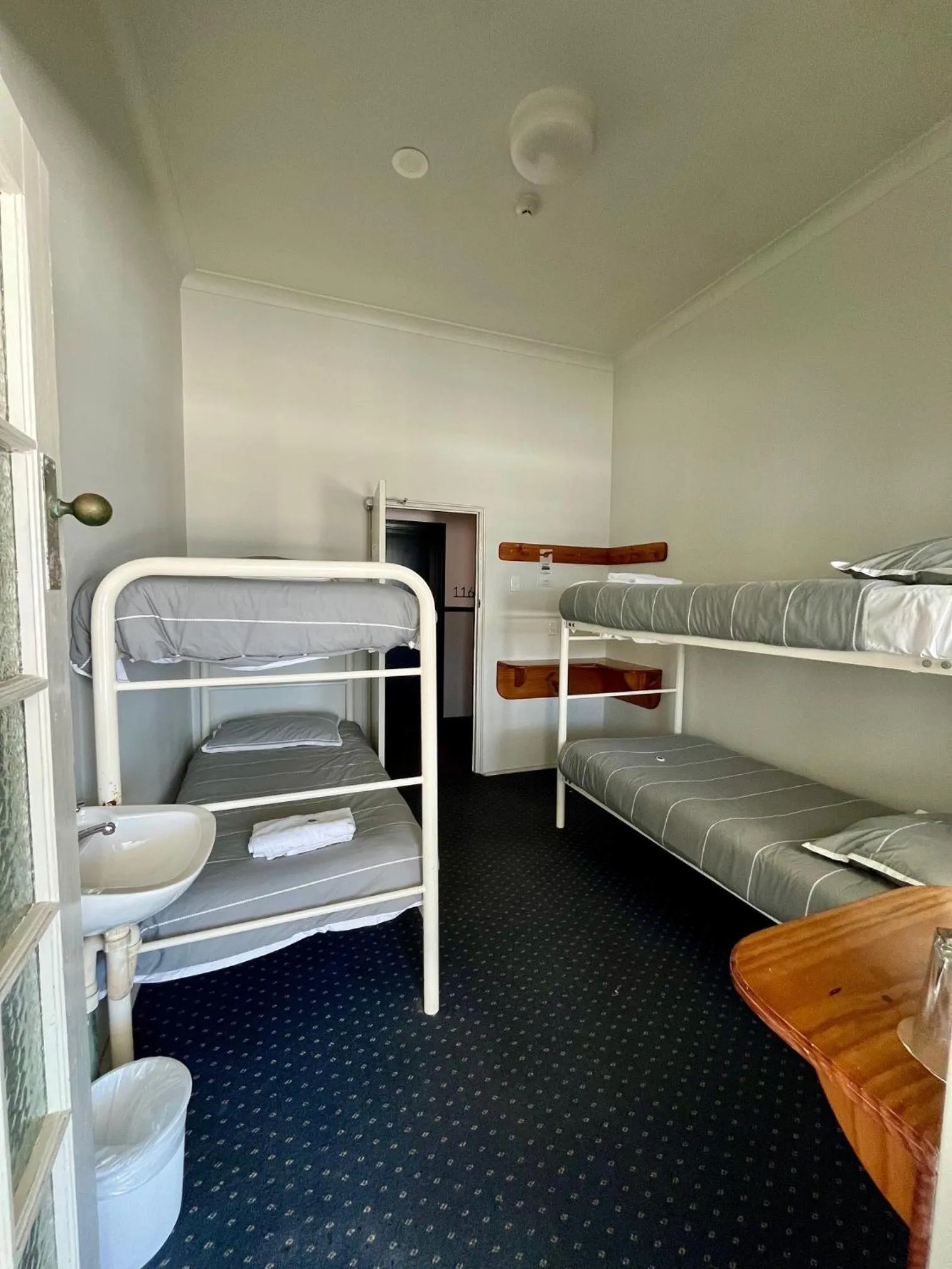 bunk bed, Bed in Pacific Hotel Yamba