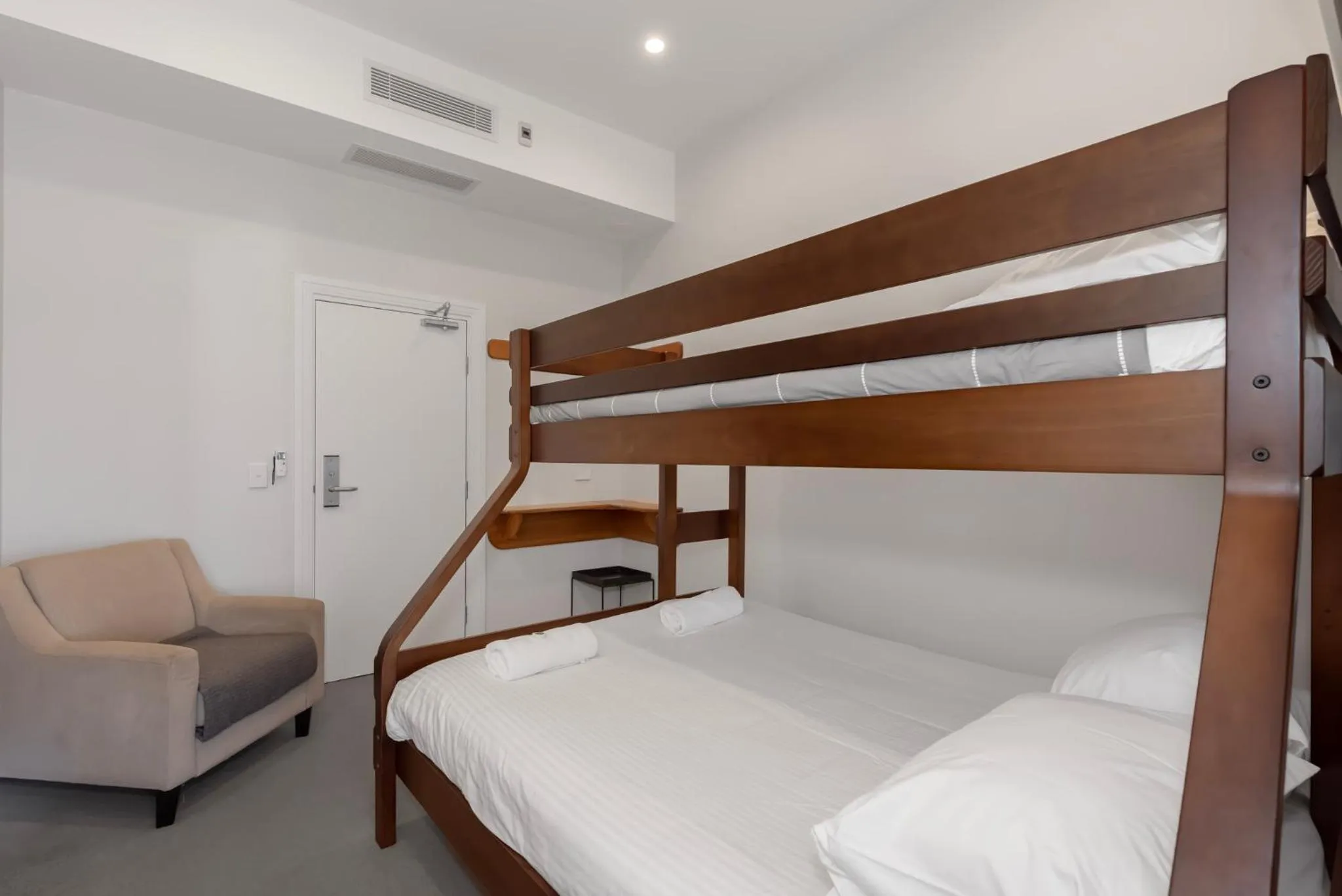 bunk bed, Bed in Pacific Hotel Yamba