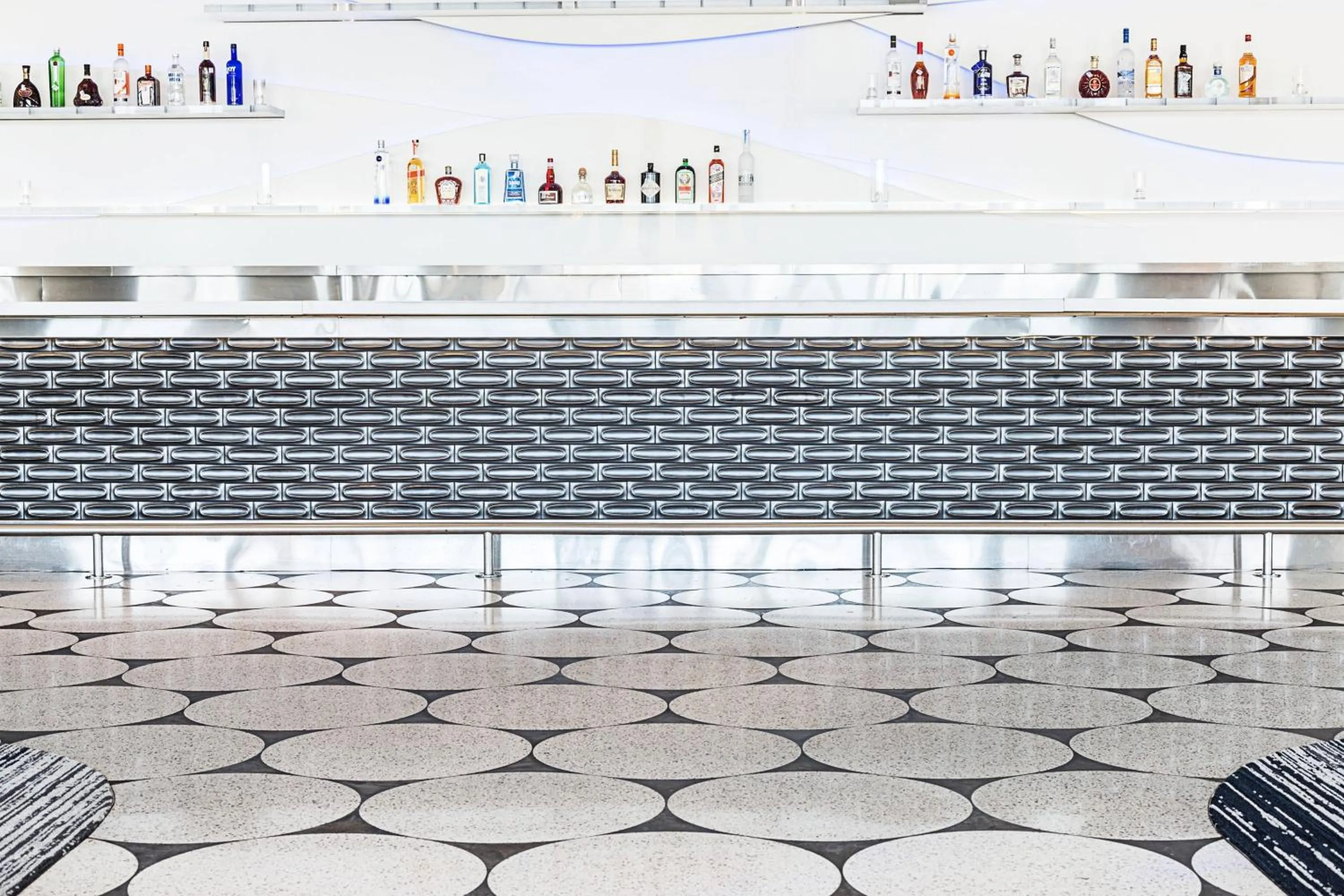 Lounge or bar in W Dallas