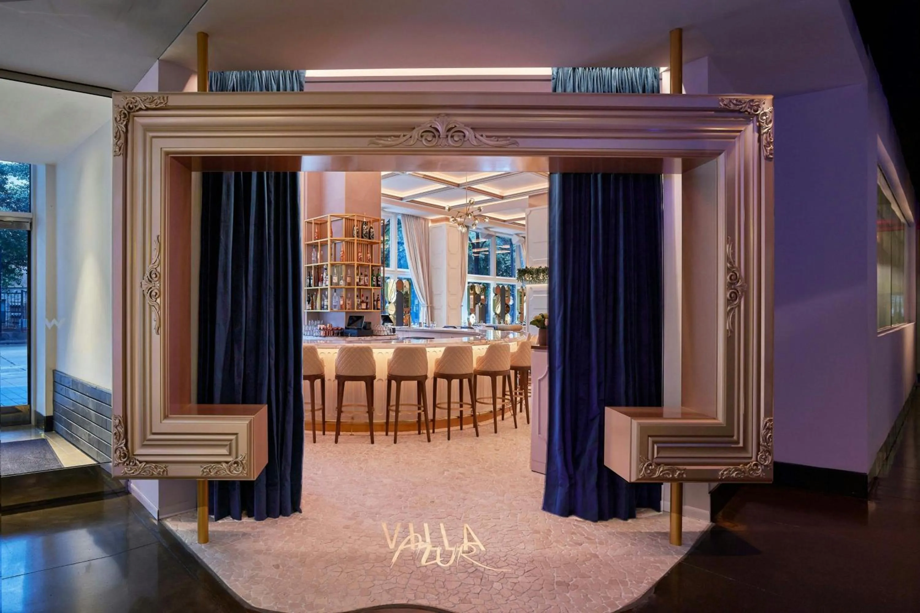 Restaurant/places to eat in W Dallas