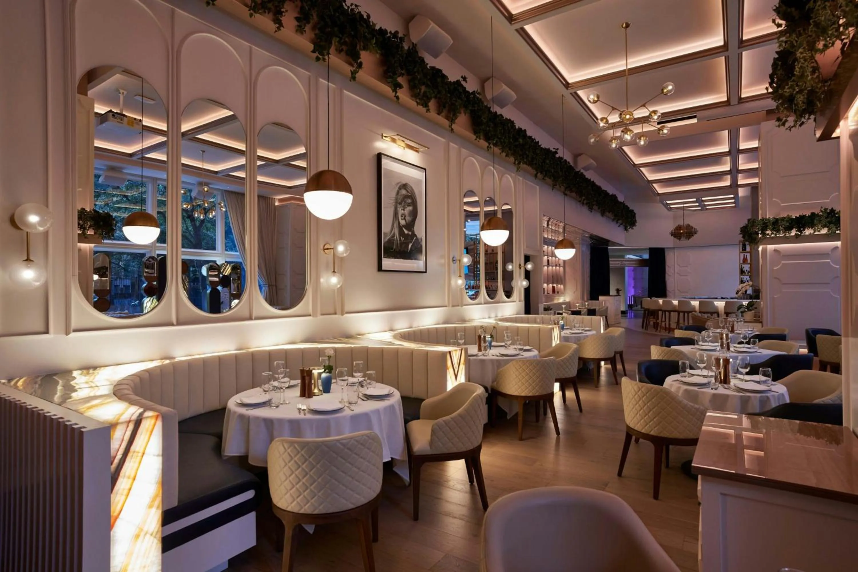 Restaurant/places to eat in W Dallas