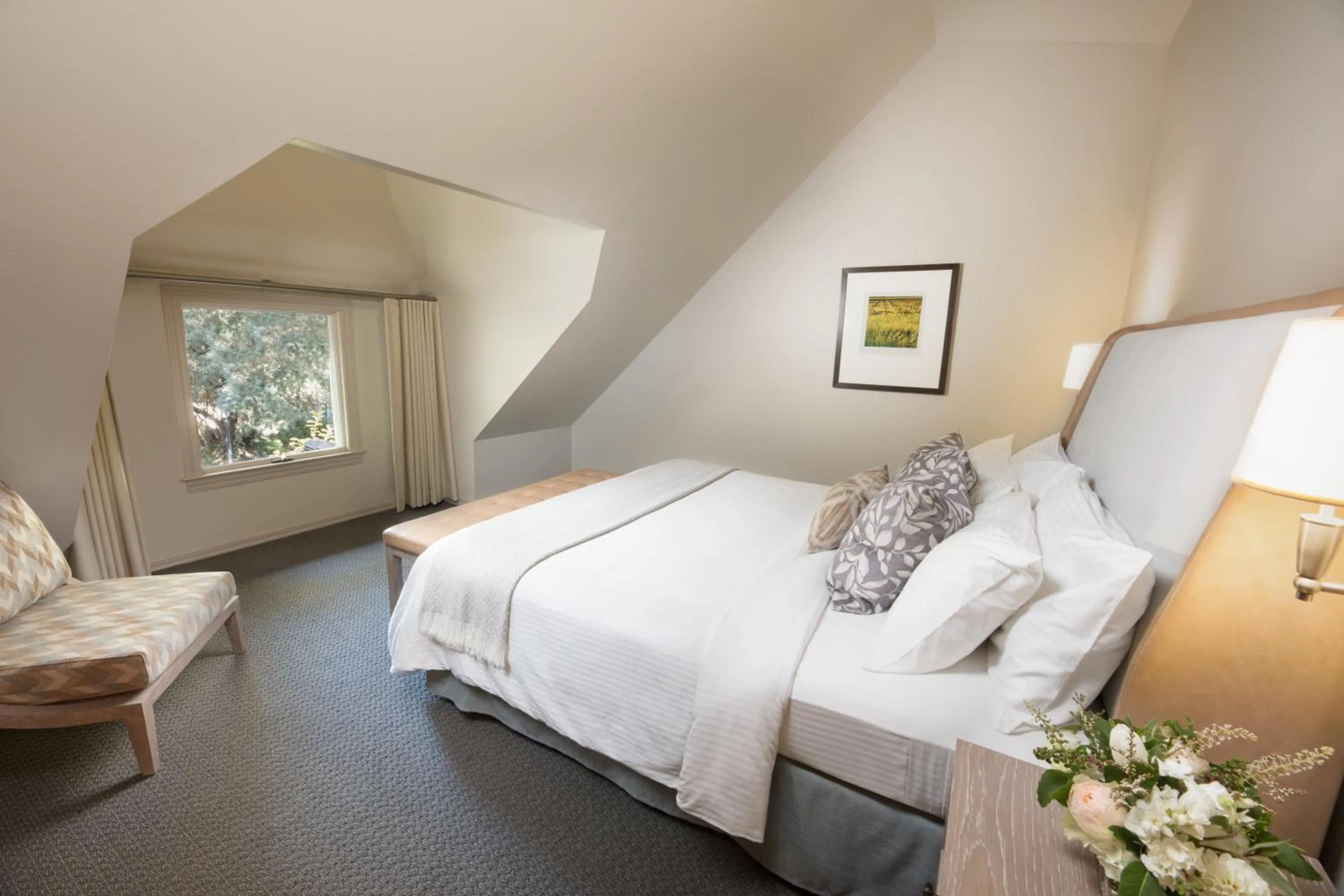 Bedroom, Bed in Harvest Inn