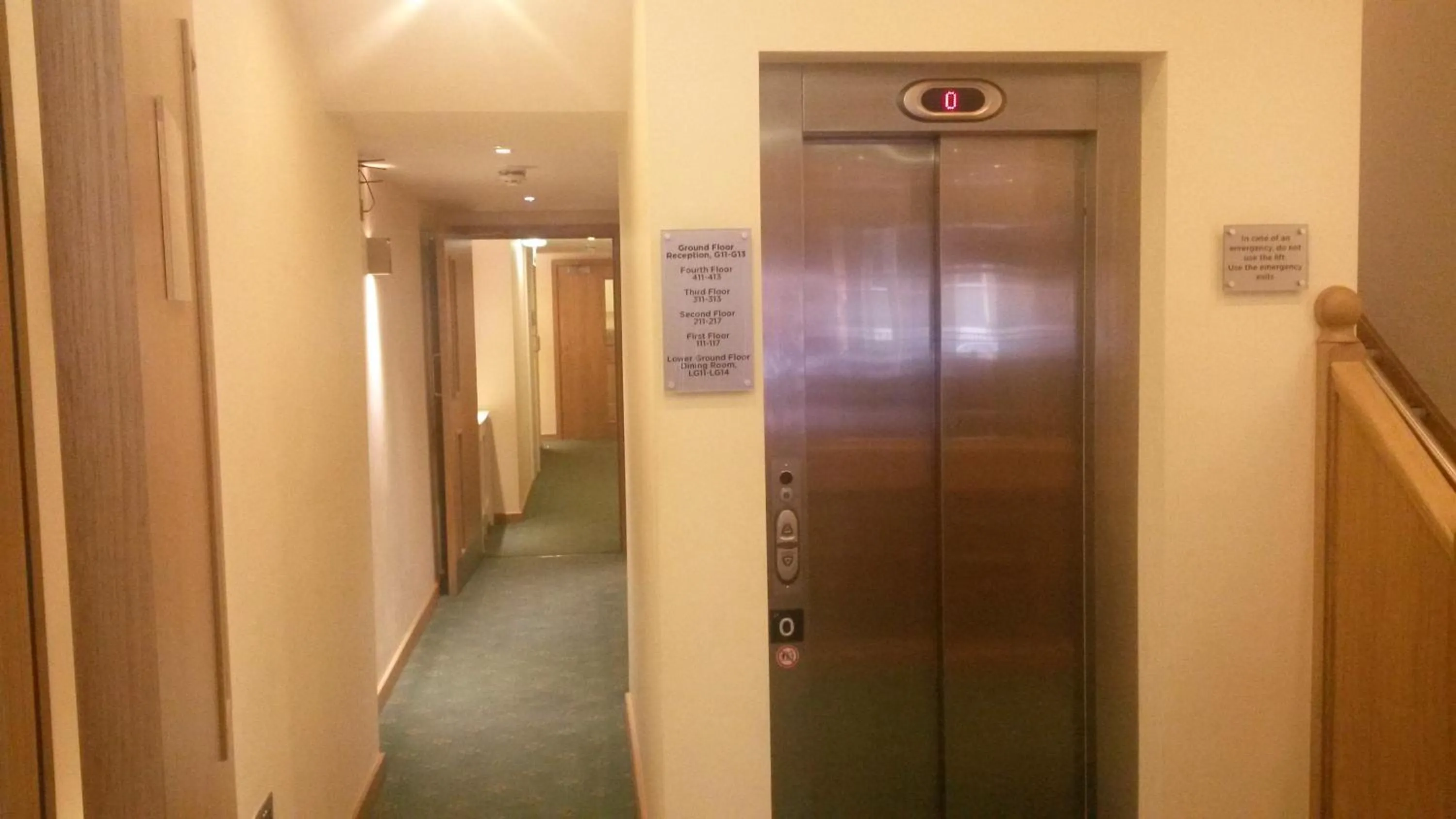 Lobby or reception in Regency Hotel Parkside