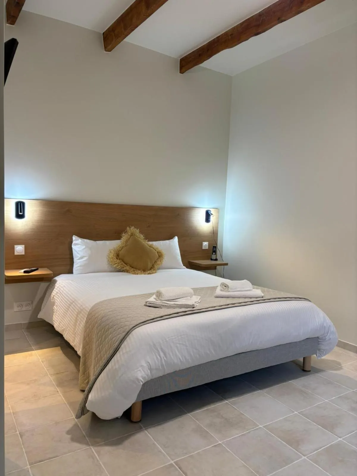 Bed in Hôtel Paradis