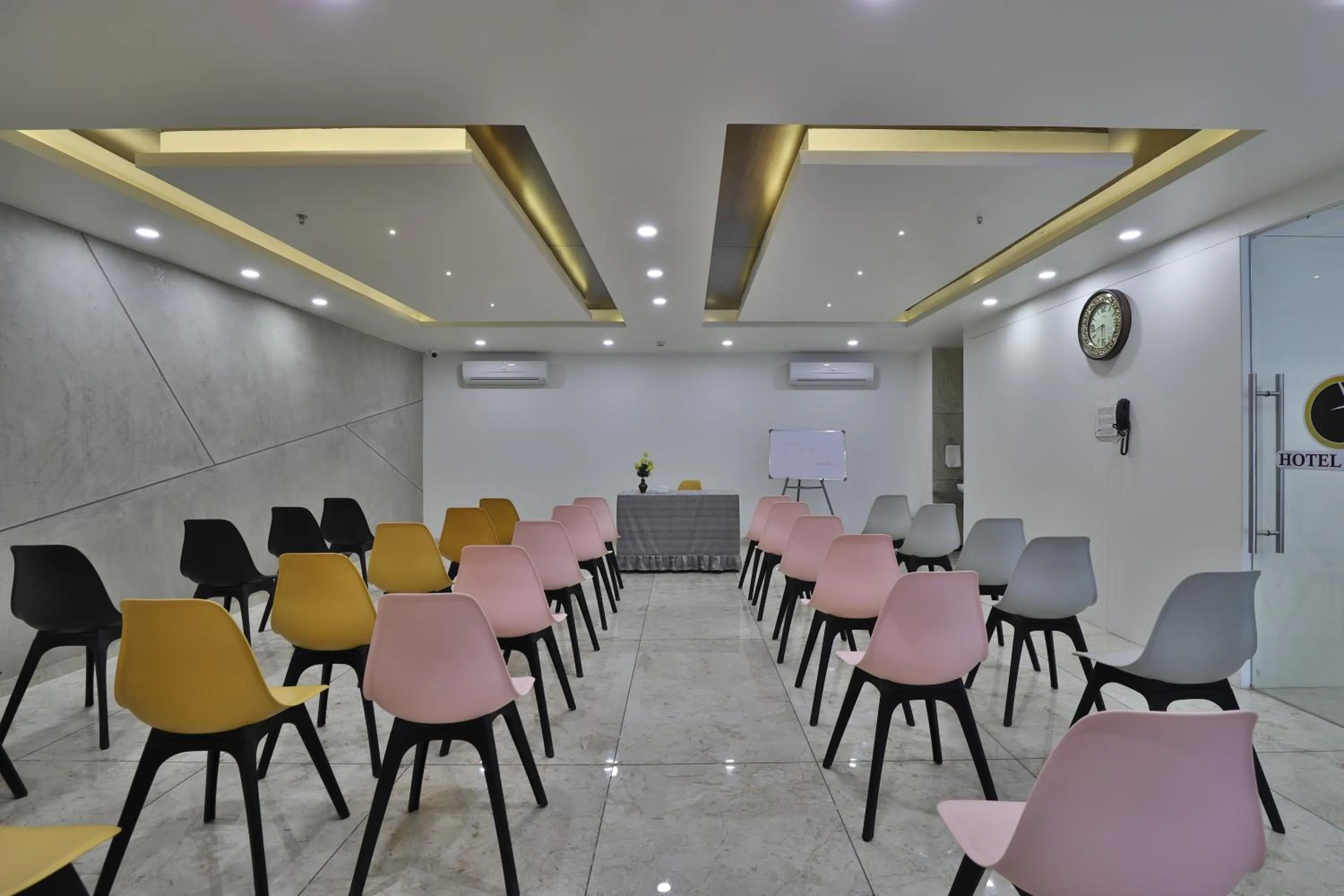 Business facilities in Hotel Orbit