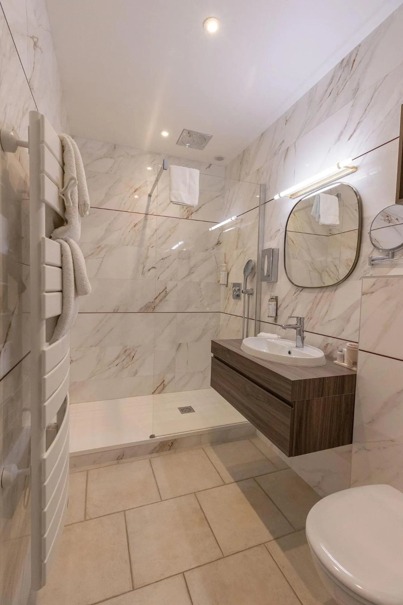 Shower in Ferme de la Rançonnière - Hôtel & Restaurant