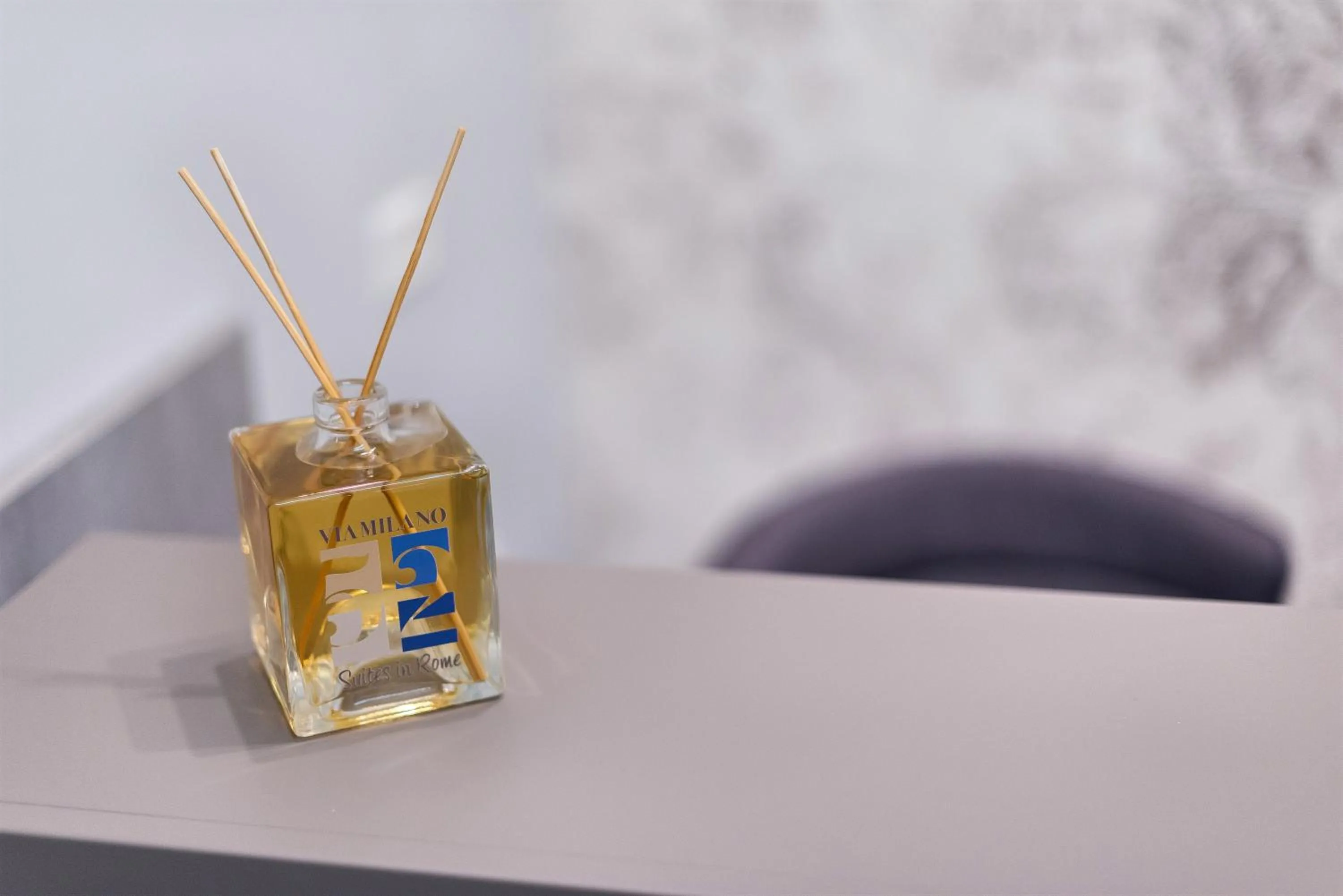 Decorative detail in B-STAY Via Milano 52