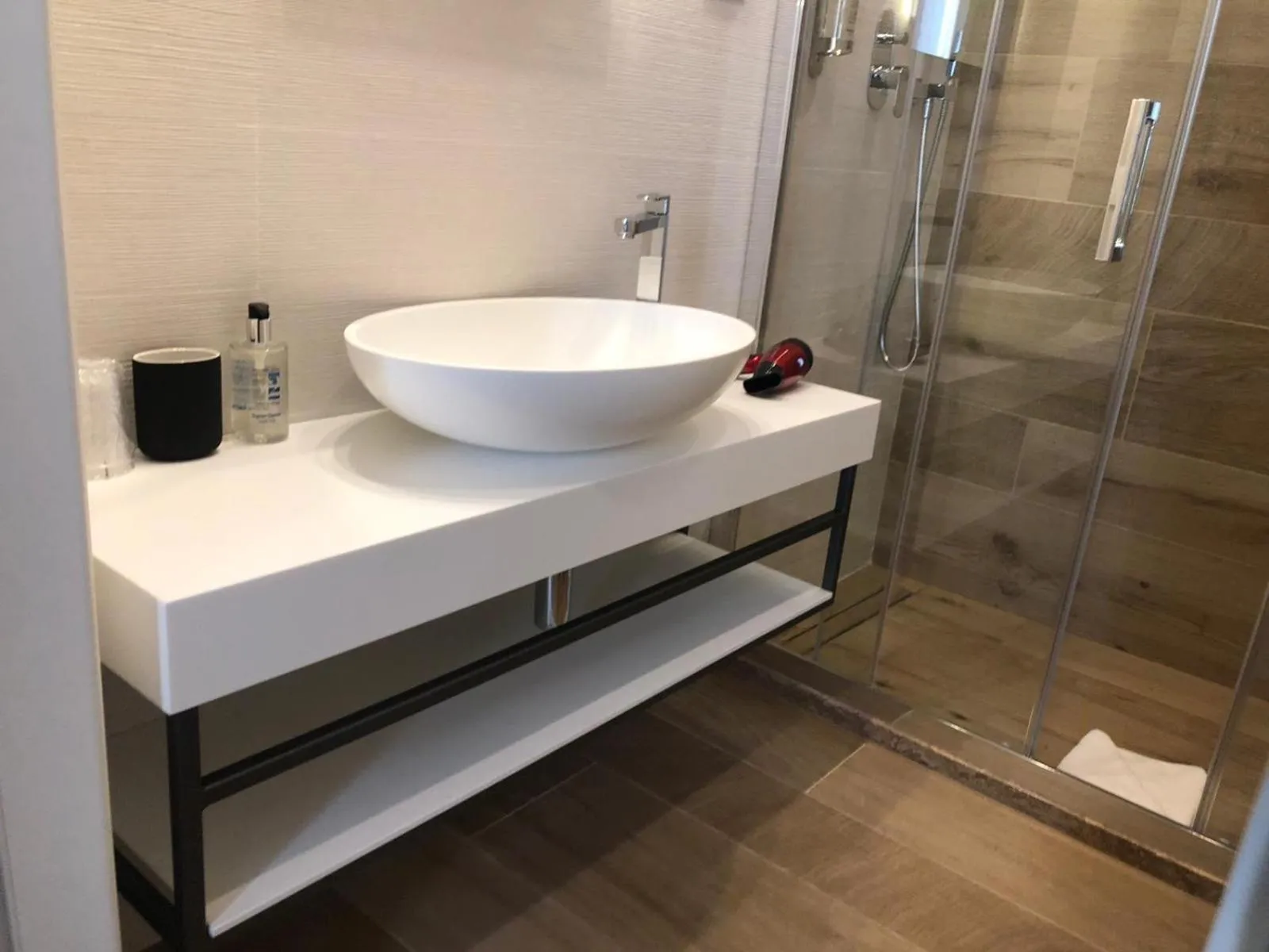 Bathroom in B-STAY Via Milano 52